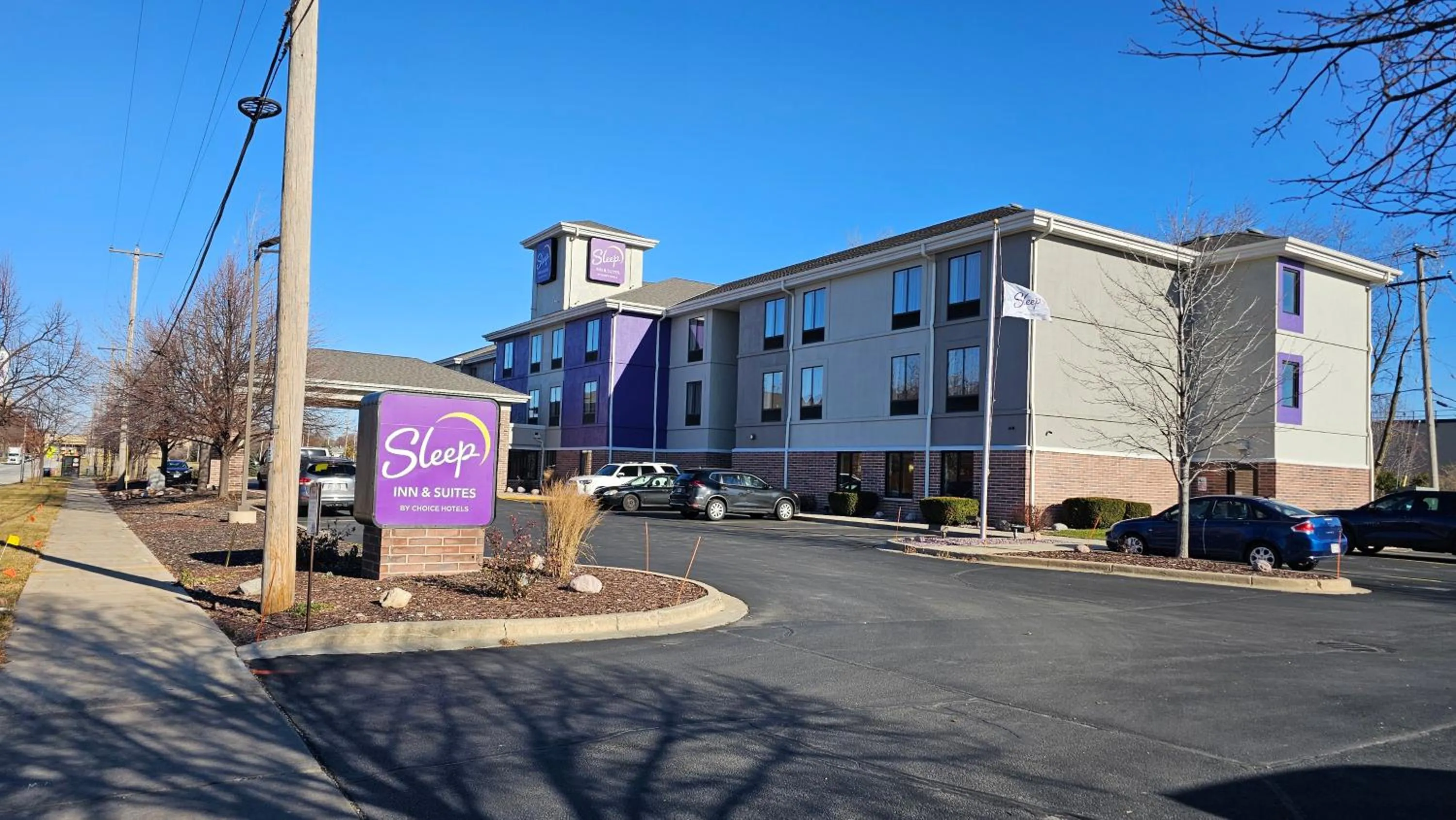 Property building in Sleep Inn & Suites Milwaukee Airport