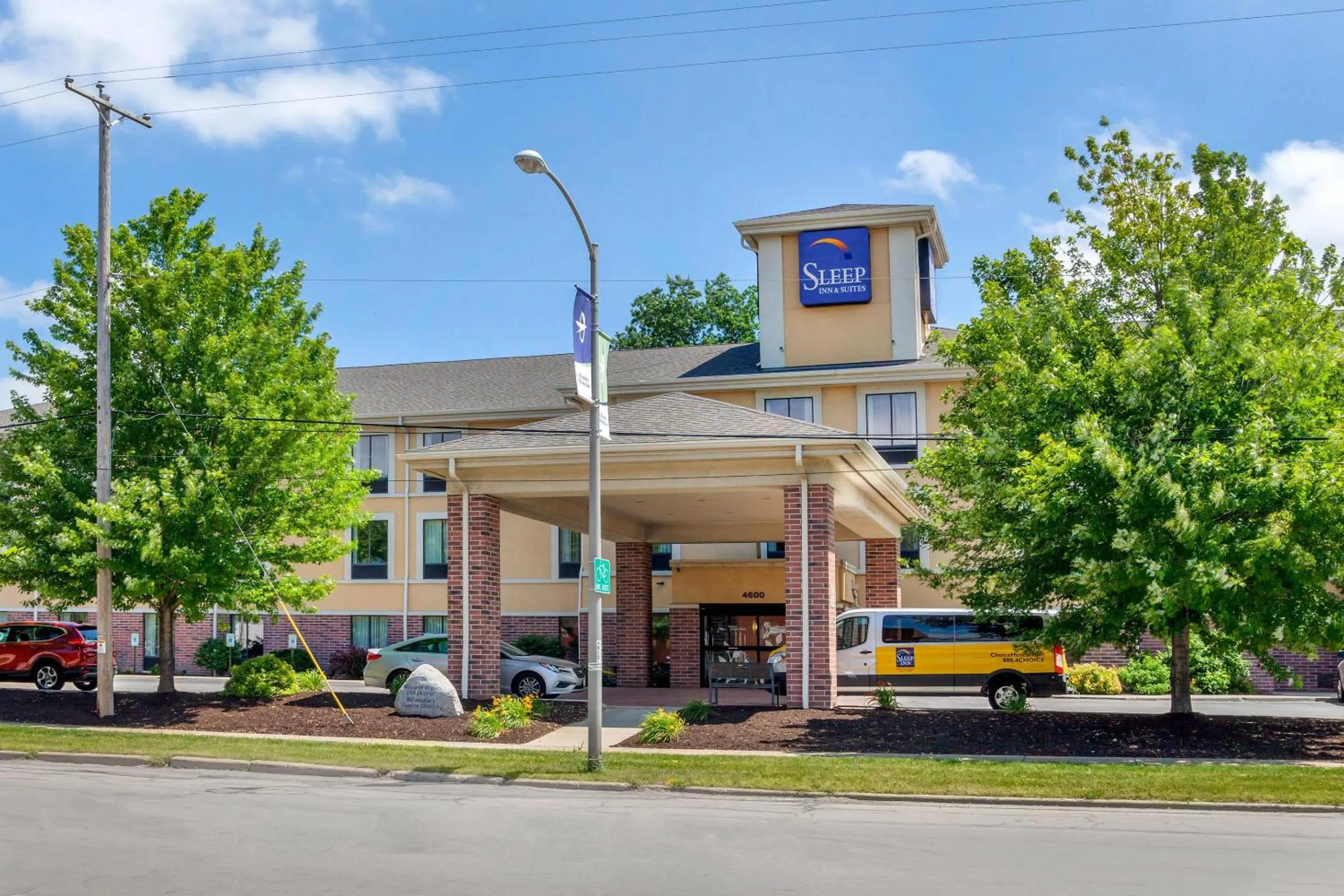 Property building in Sleep Inn & Suites Milwaukee Airport
