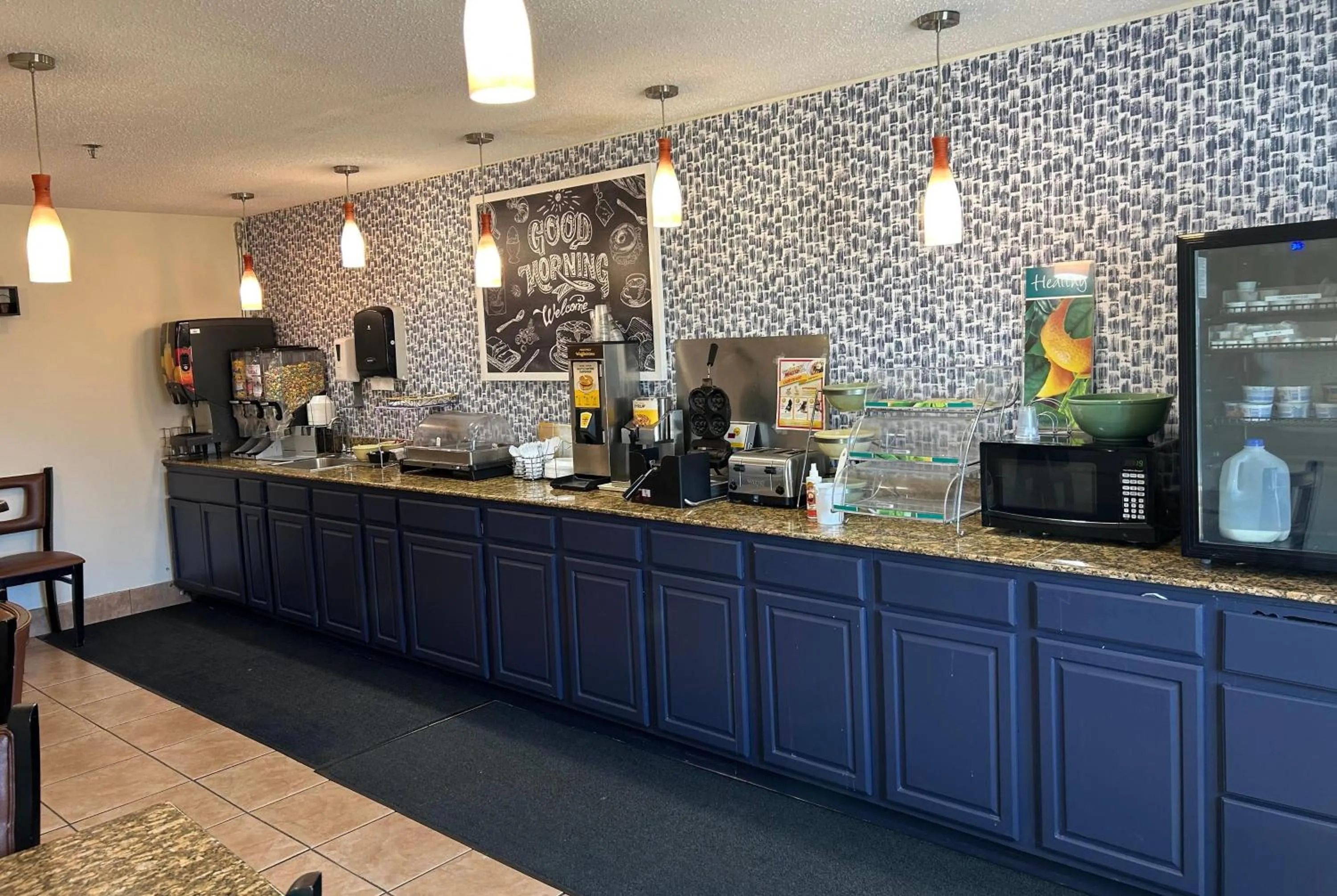 Breakfast in AmericInn by Wyndham Mosinee Central Wisconsin Airport