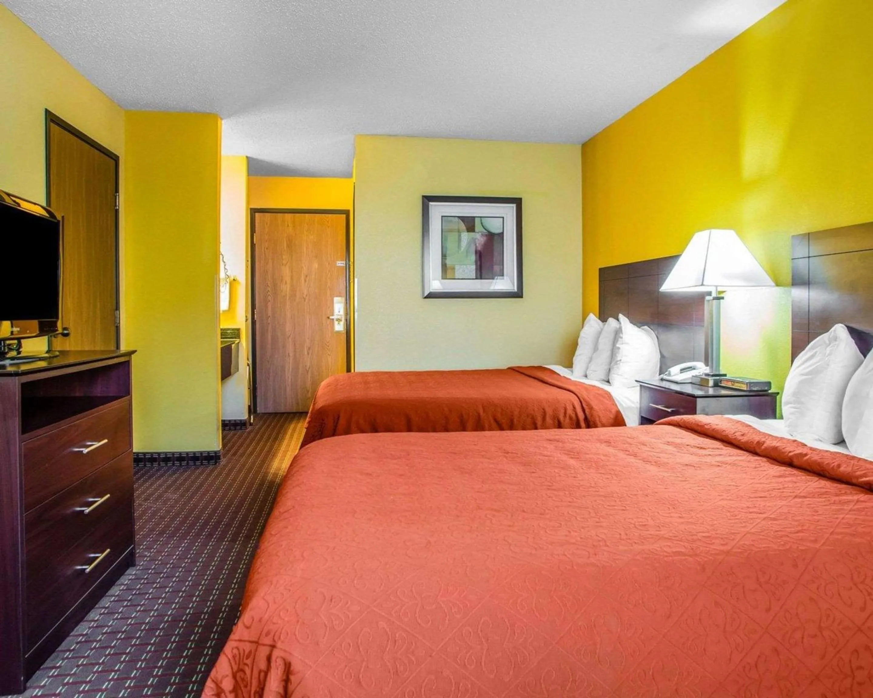 Photo of the whole room in Quality Inn Central Wisconsin Airport