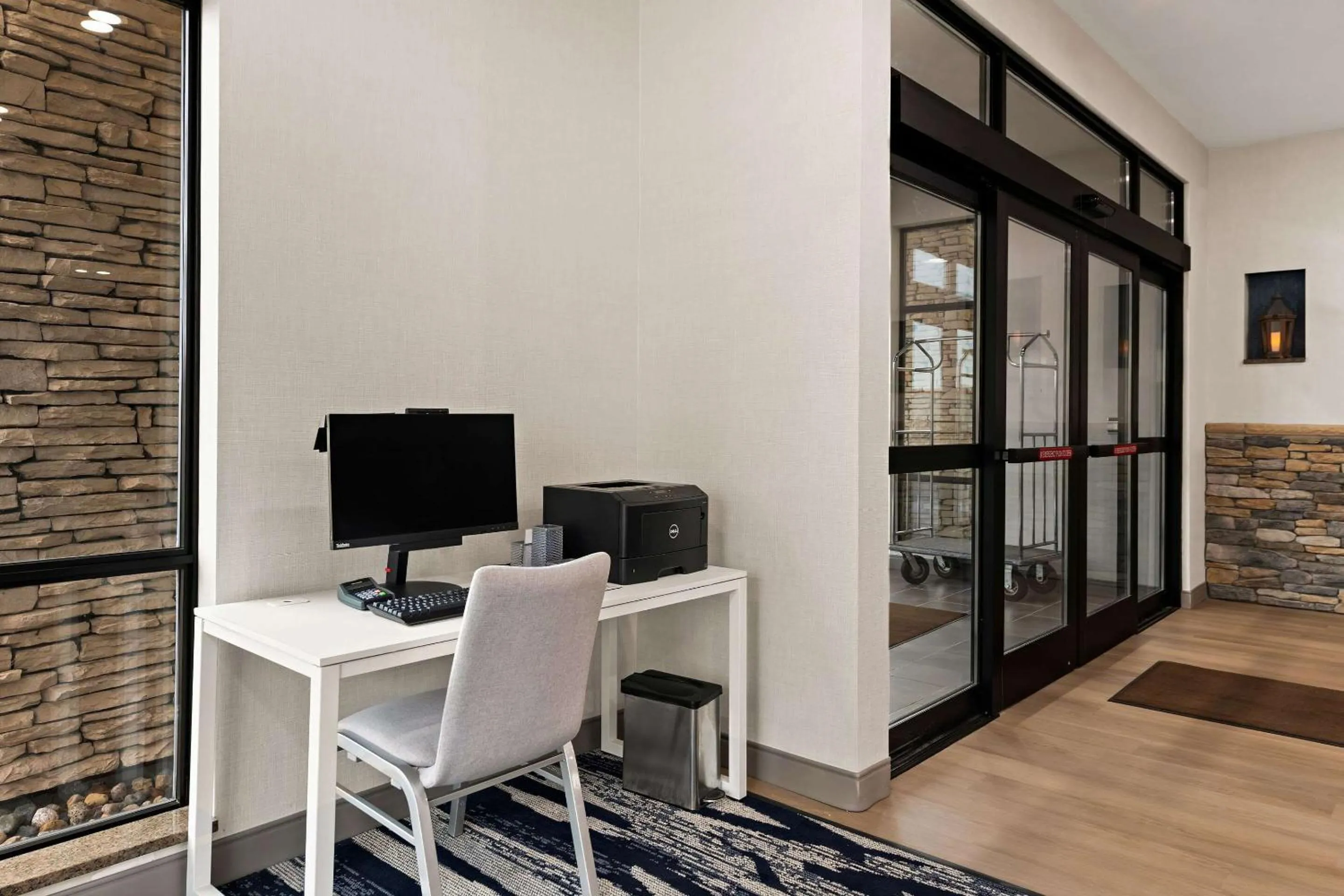 Business facilities in Comfort Suites Hudson I-94