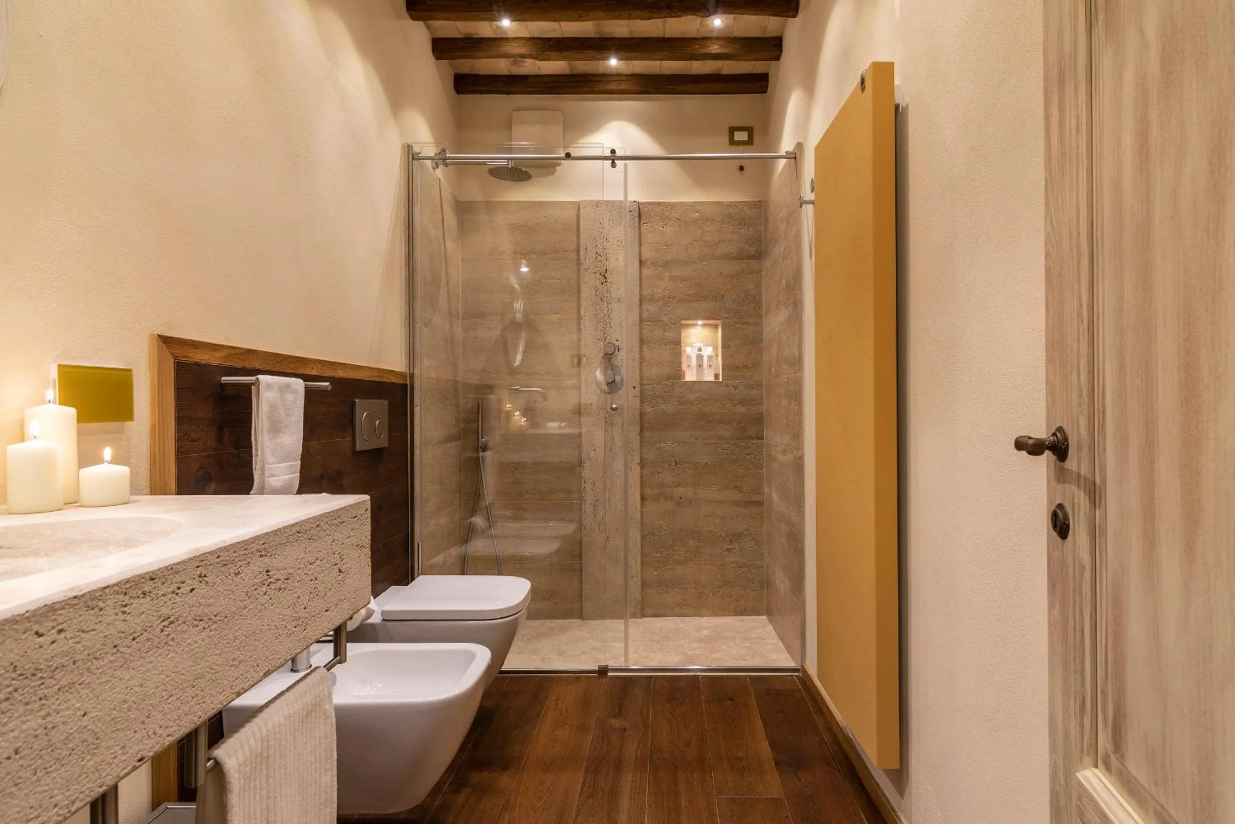 Shower in Capanna Suites