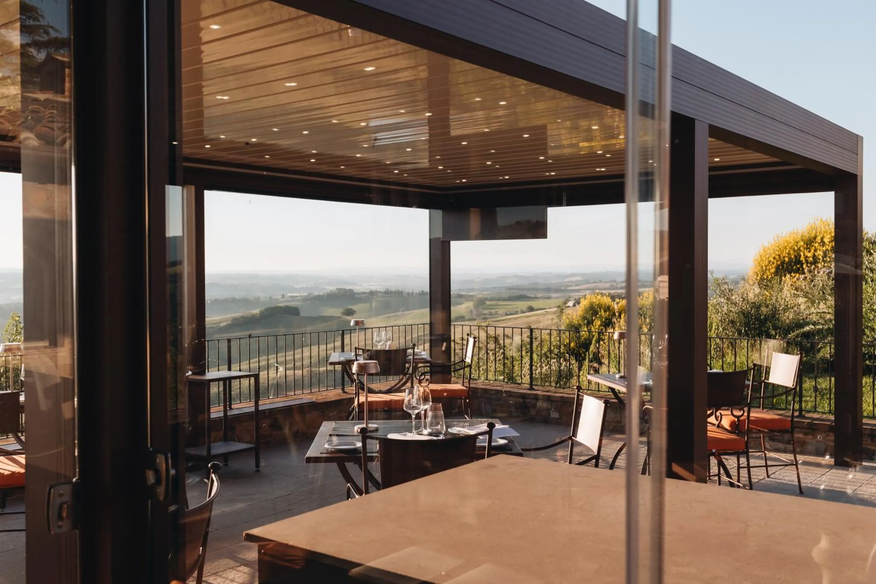 Restaurant/places to eat in Capanna Suites