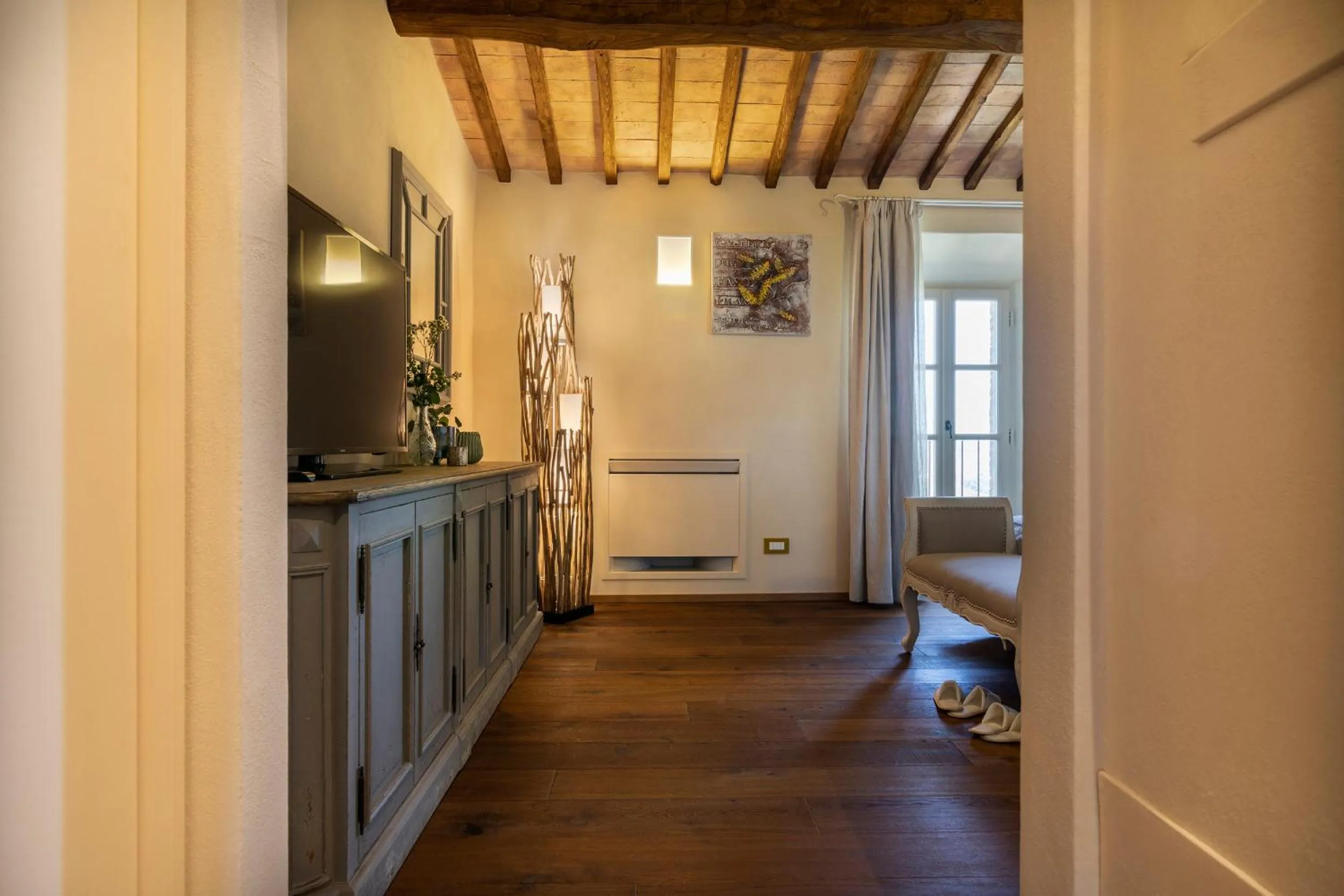 Photo of the whole room in Capanna Suites