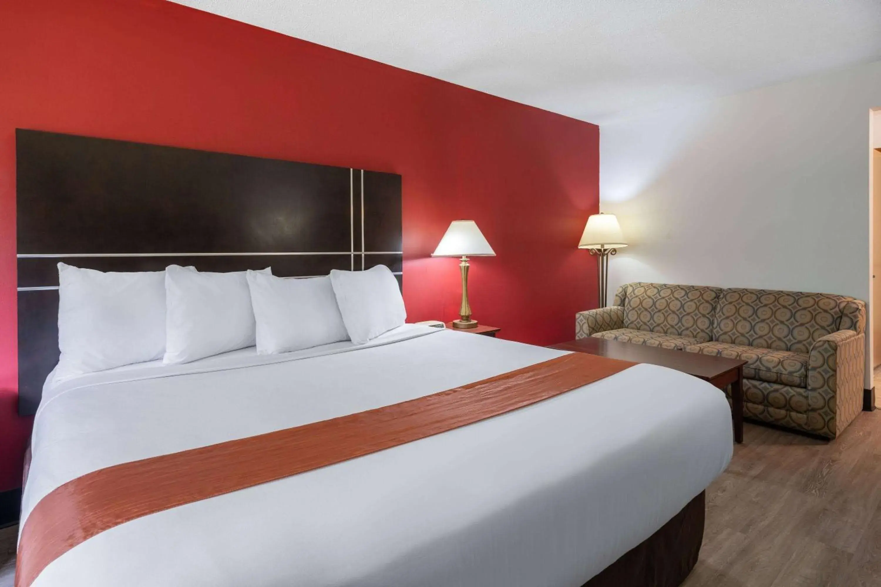 Photo of the whole room, Bed in Travelodge by Wyndham Merrill Photo of the whole room, Bed in Travelodge by Wyndham Merrill