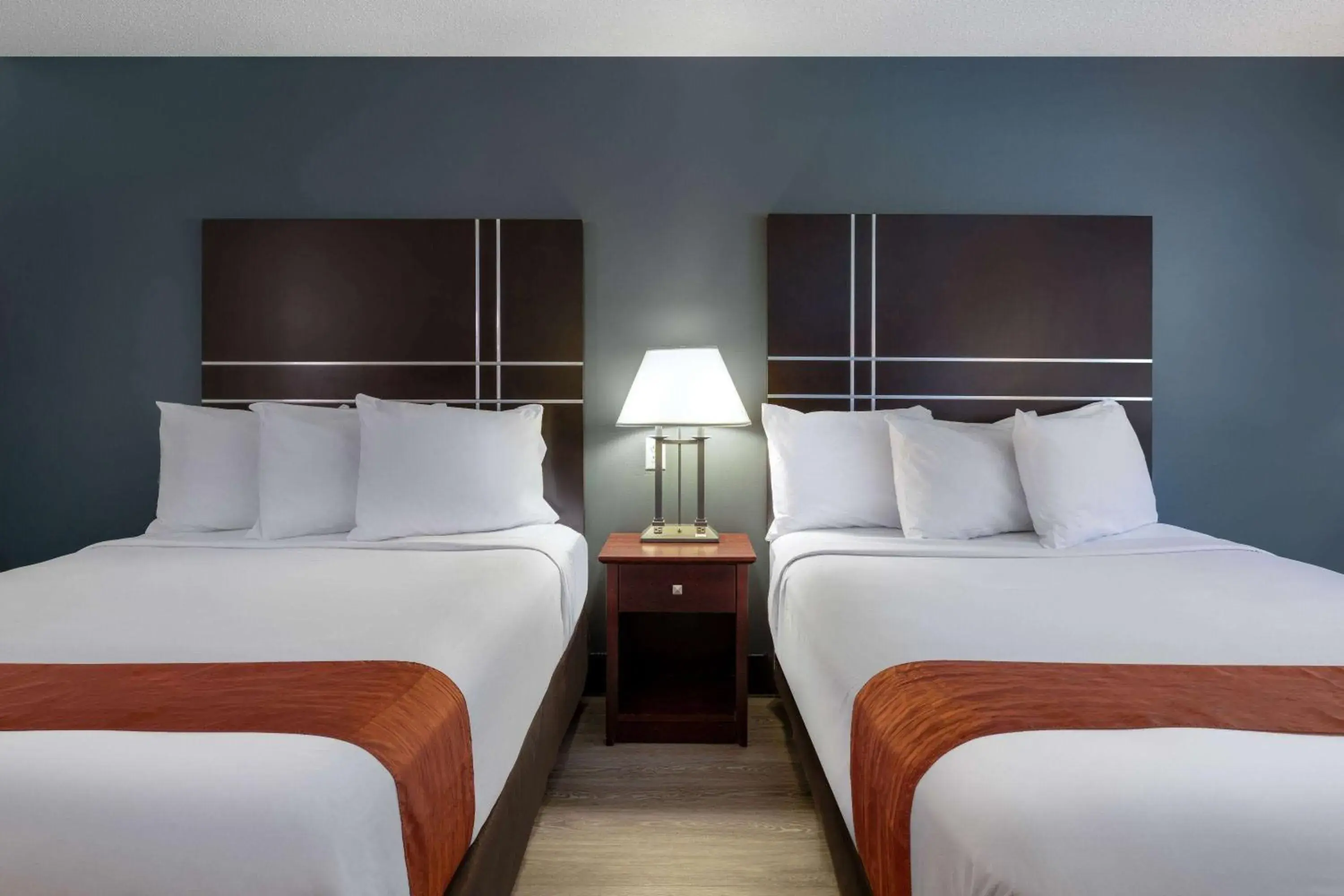 Photo of the whole room, Bed in Travelodge by Wyndham Merrill Photo of the whole room, Bed in Travelodge by Wyndham Merrill