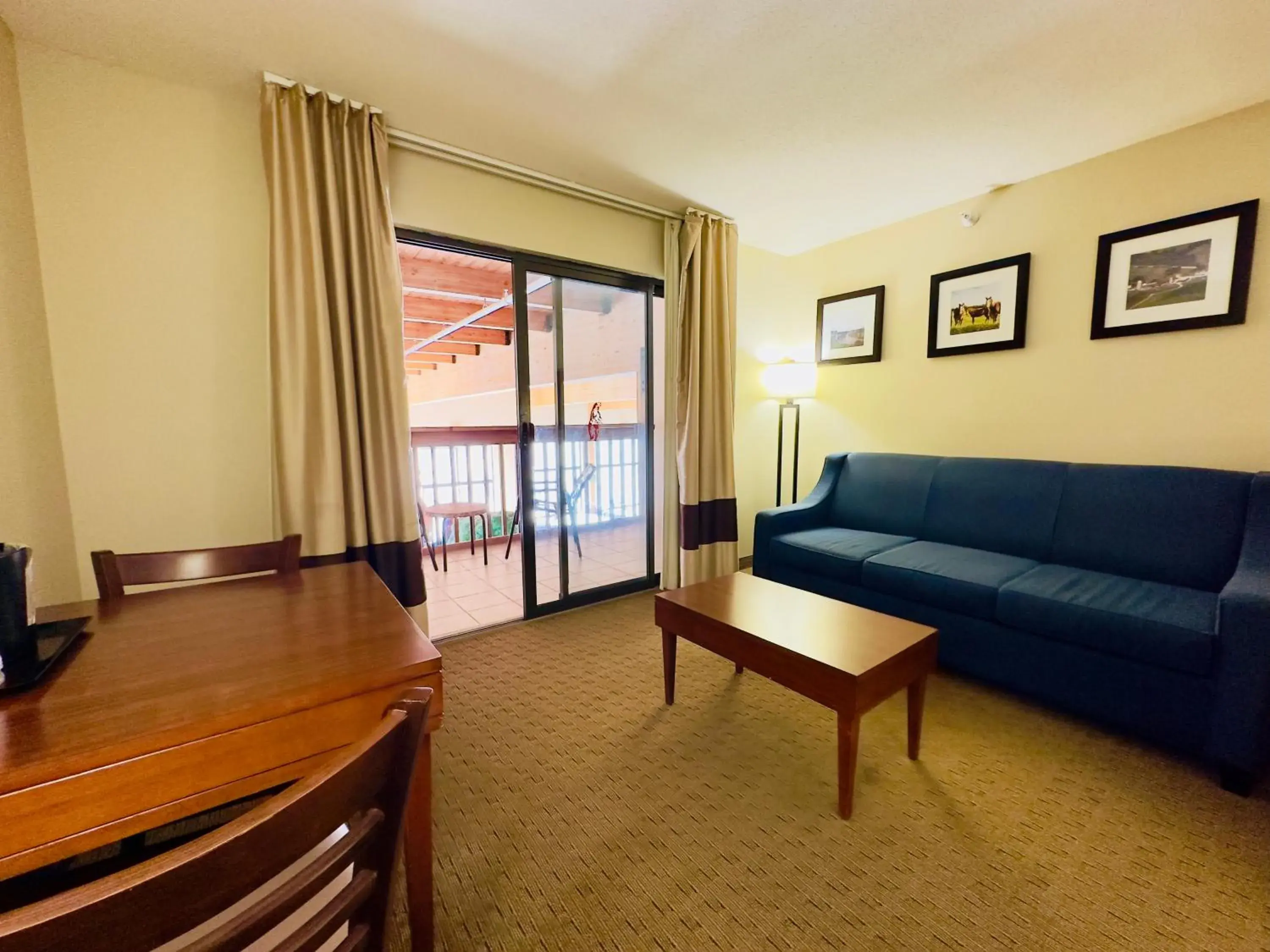 Superior Queen Suite with Two Queen Beds - Non-Smoking in Comfort Inn & Suites Black River Falls I-94 Superior Queen Suite with Two Queen Beds - Non-Smoking in Comfort Inn & Suites Black River Falls I-94