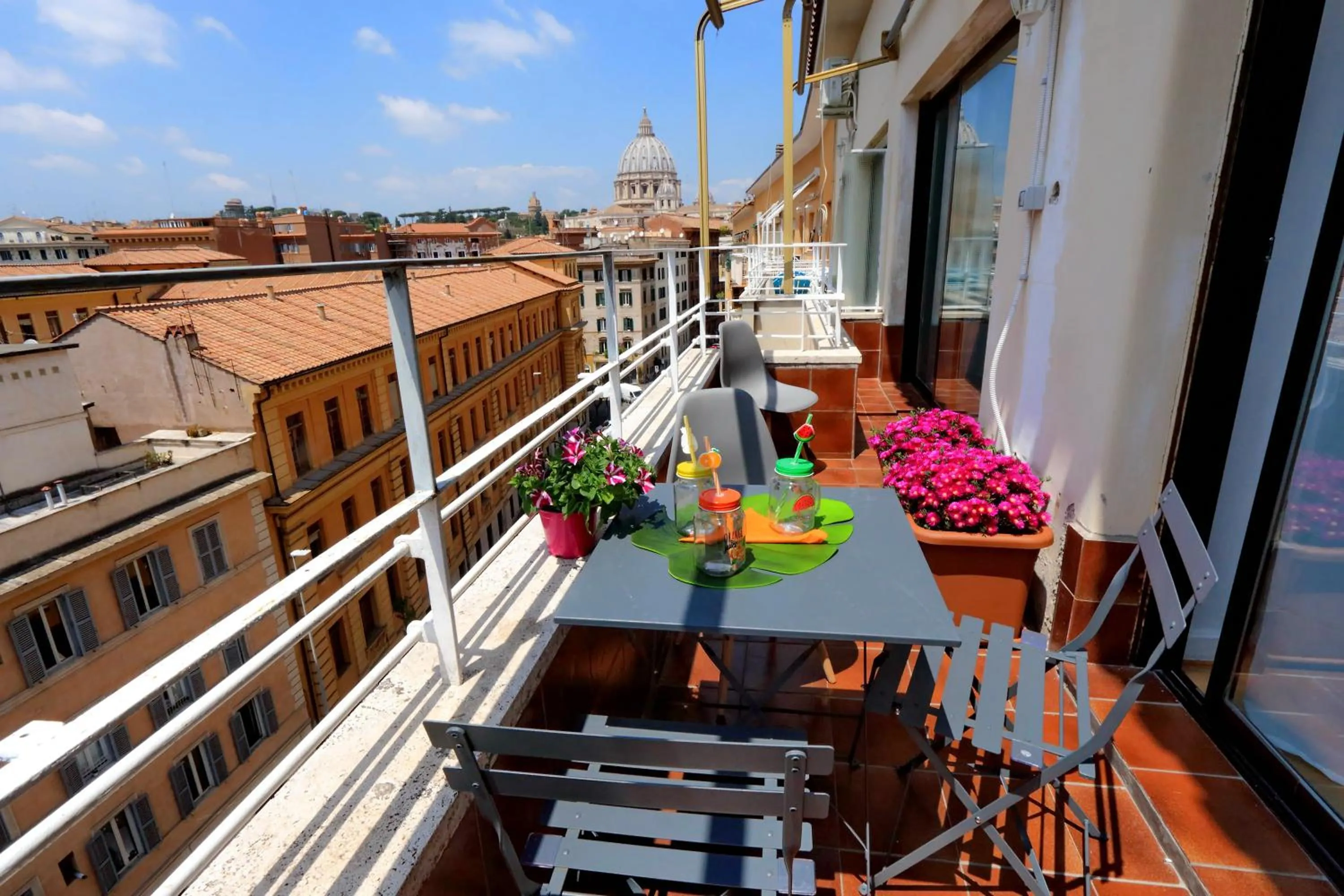 Balcony/Terrace in Merulana Suite S.Peter