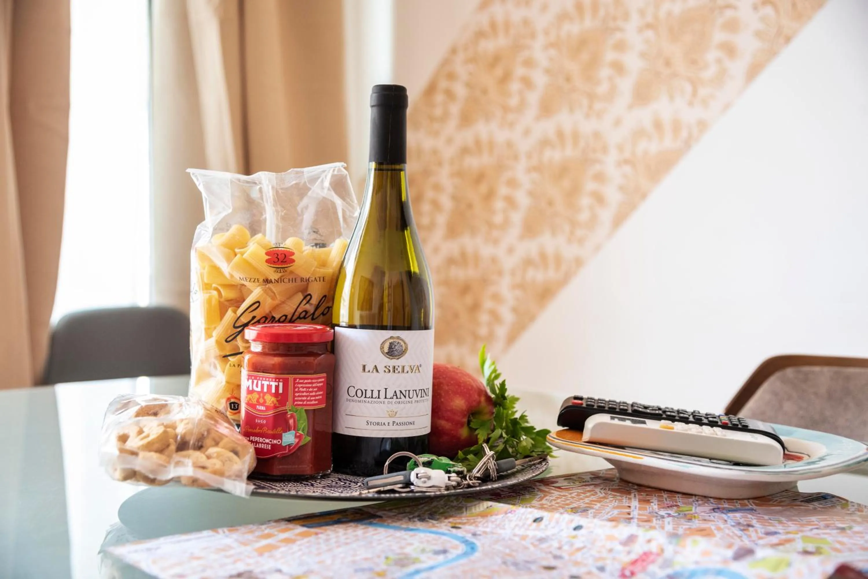 Food and drinks in Merulana Suite S.Peter