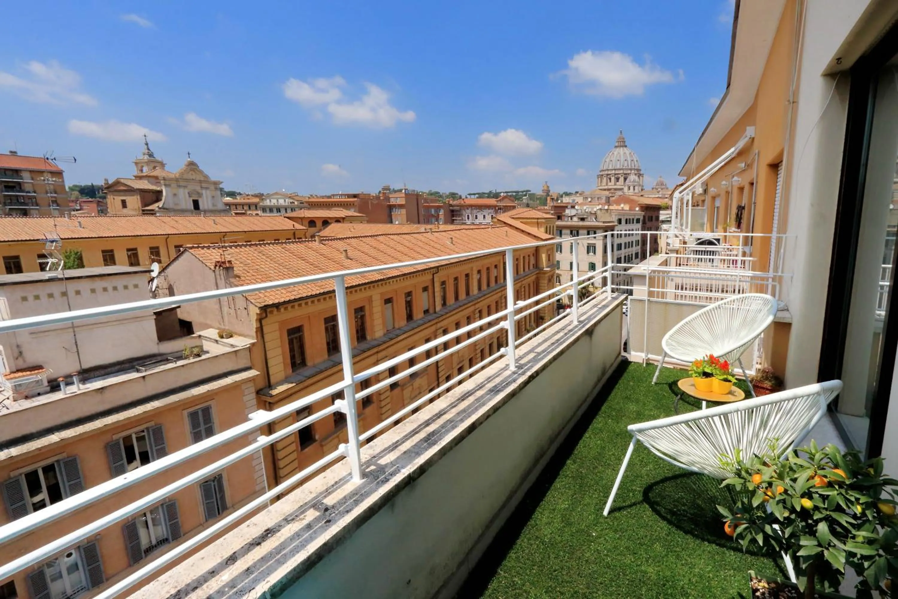 Balcony/Terrace in Merulana Suite S.Peter