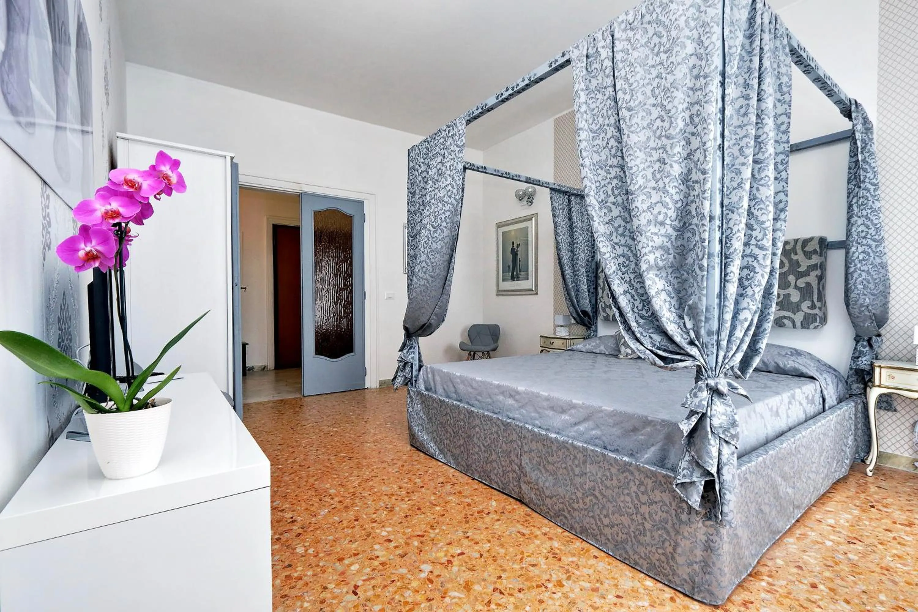 Bedroom, Bed in Merulana Suite S.Peter