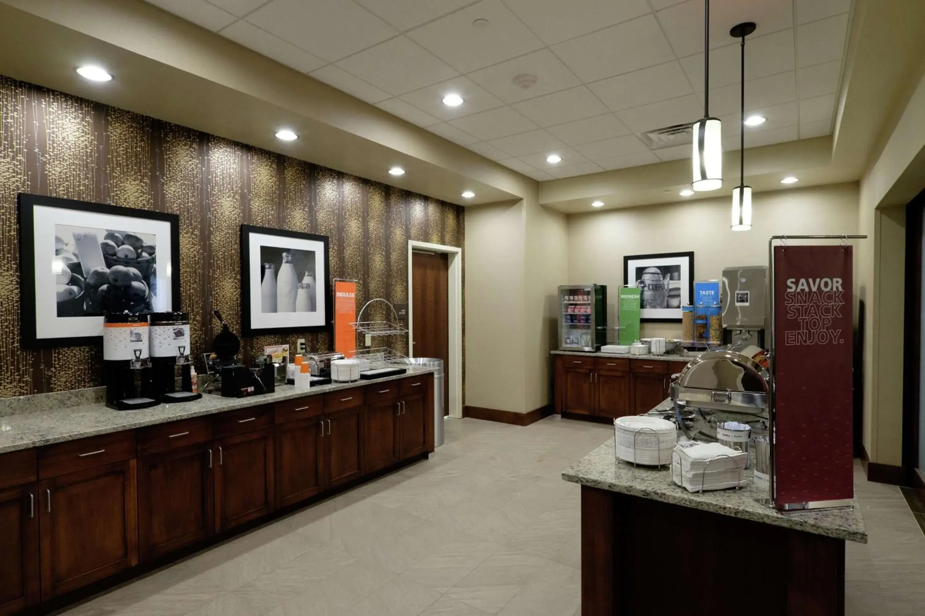 Breakfast in Hampton Inn Green Bay Downtown Breakfast in Hampton Inn Green Bay Downtown