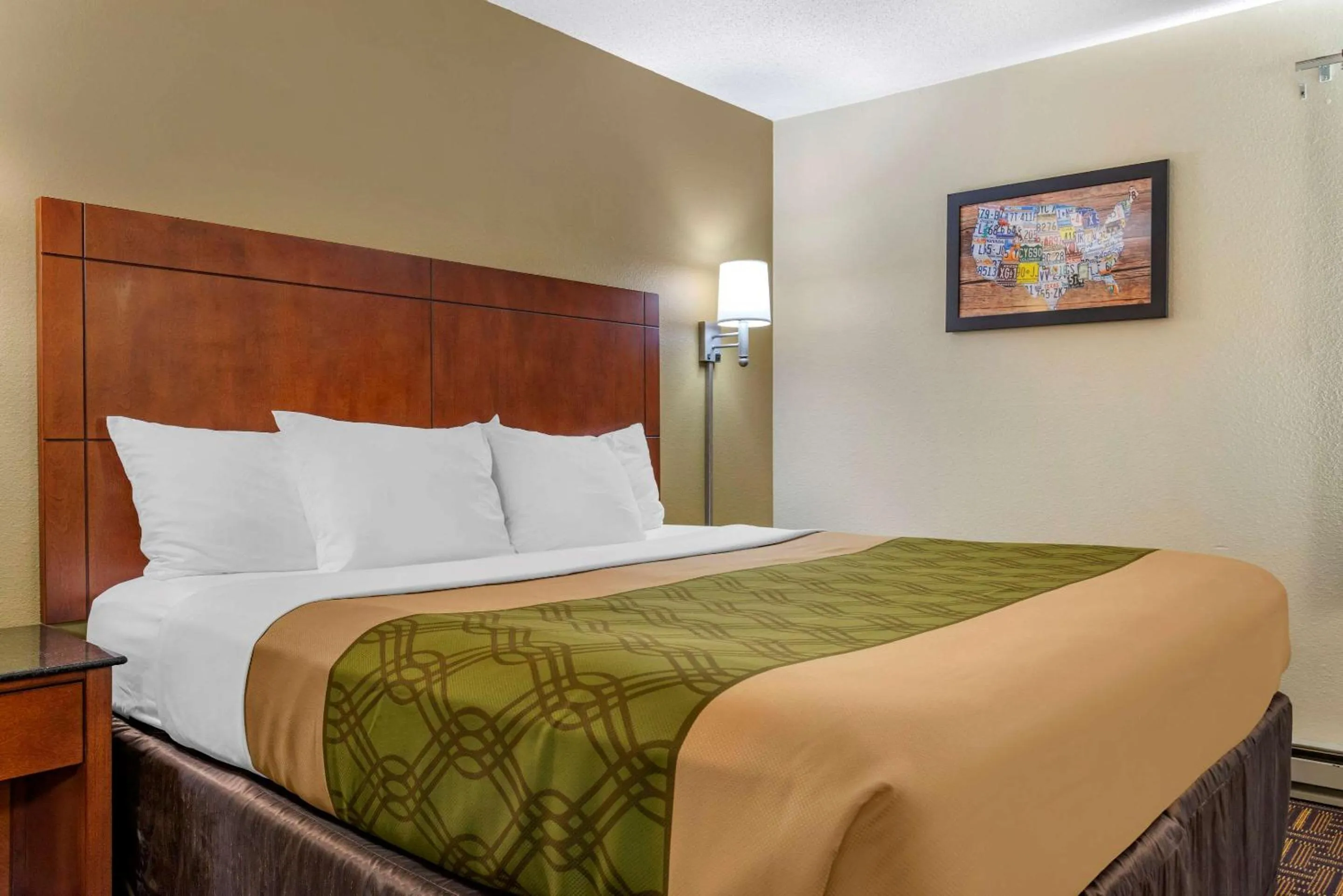 Photo of the whole room in Econo Lodge River Falls