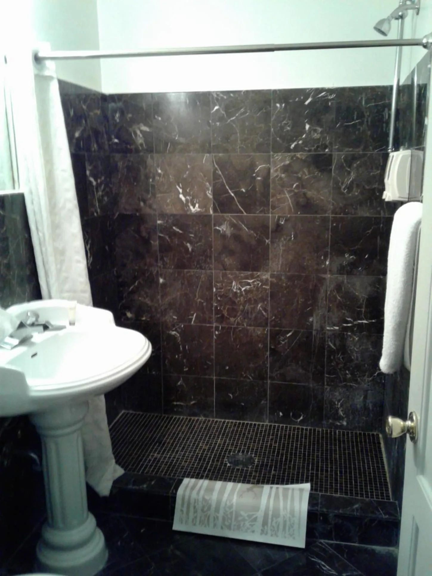 Shower in Sterling Gardens