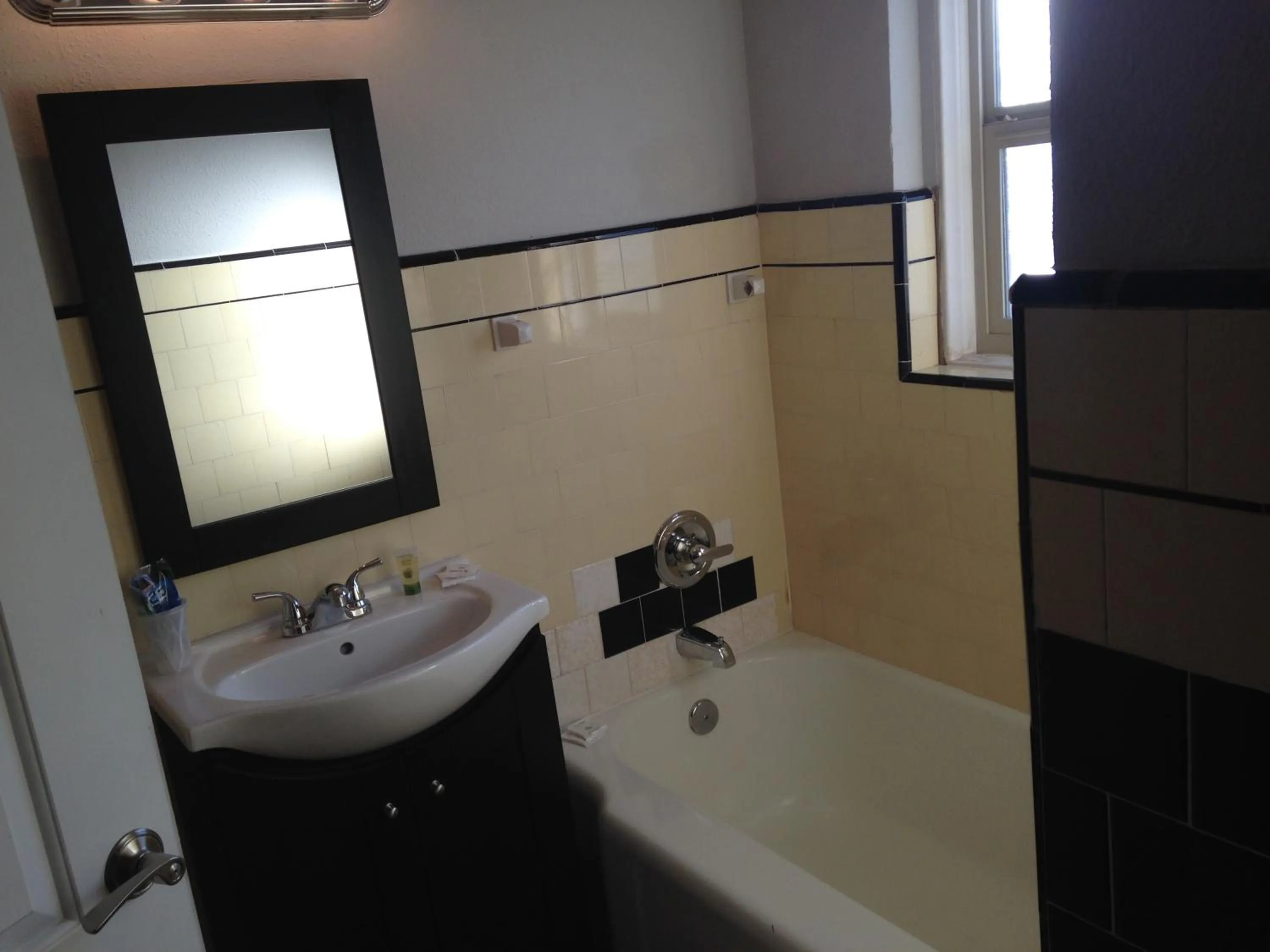 Shower in Sterling Gardens