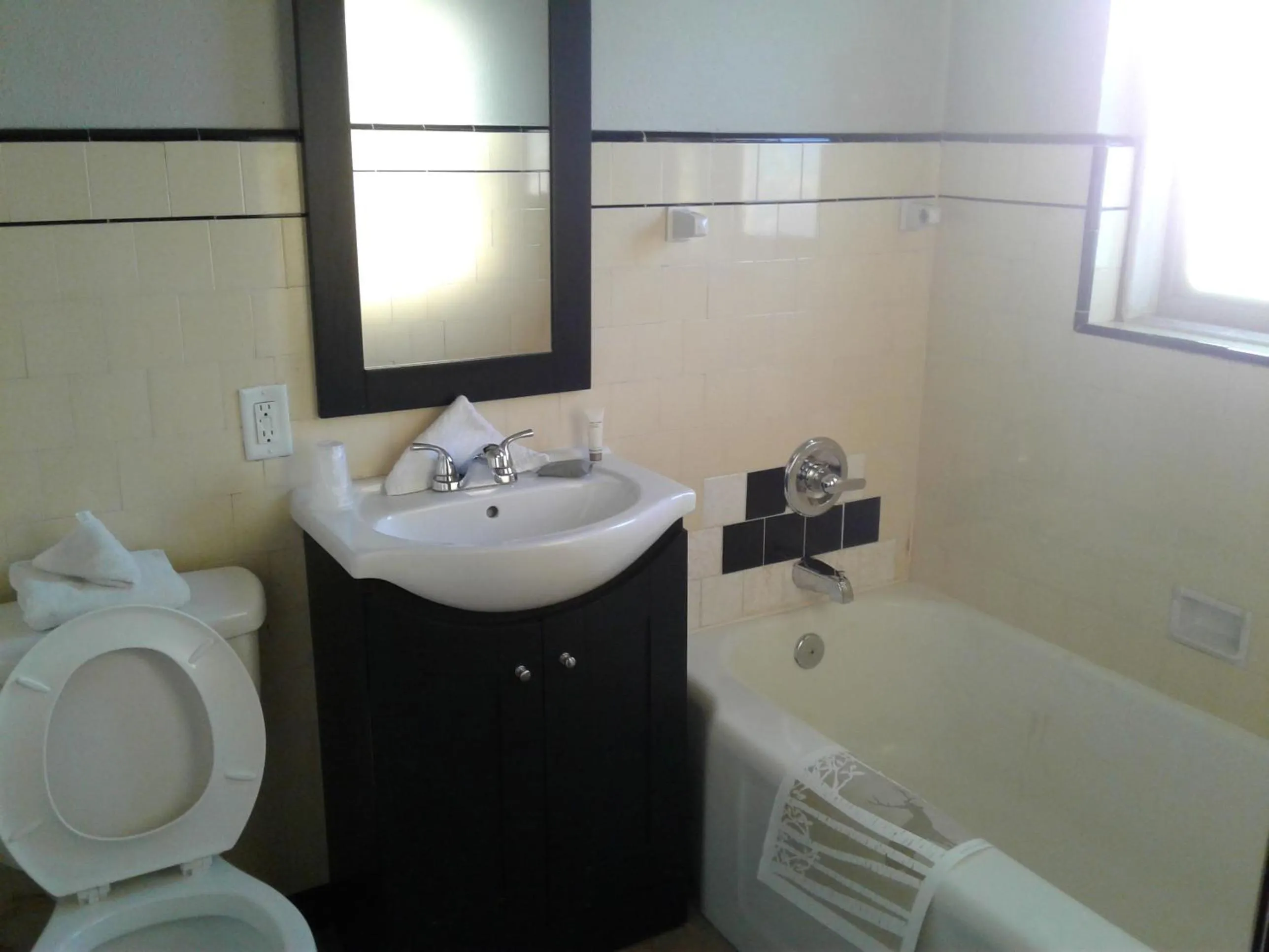 Shower in Sterling Gardens