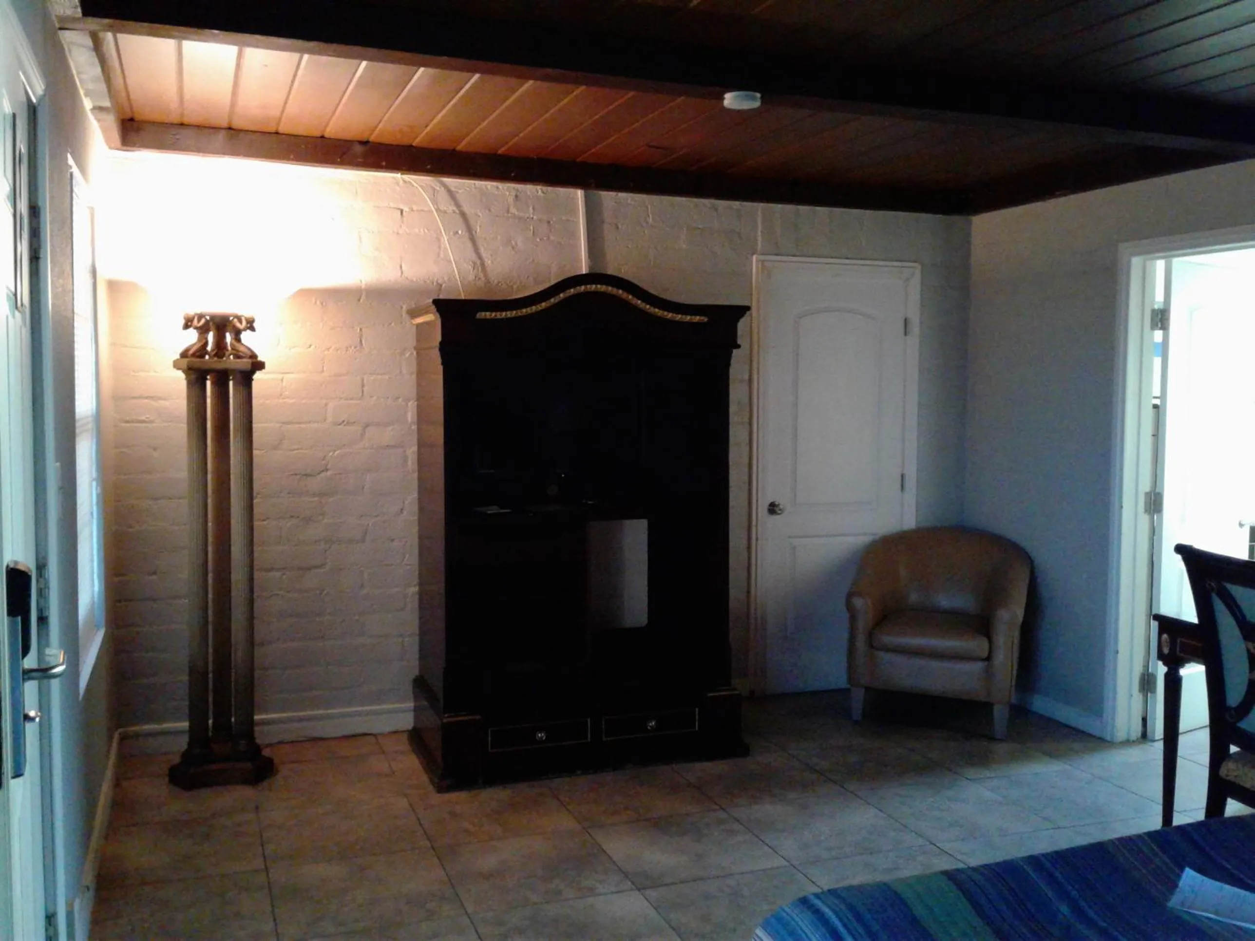 TV and multimedia in Sterling Gardens