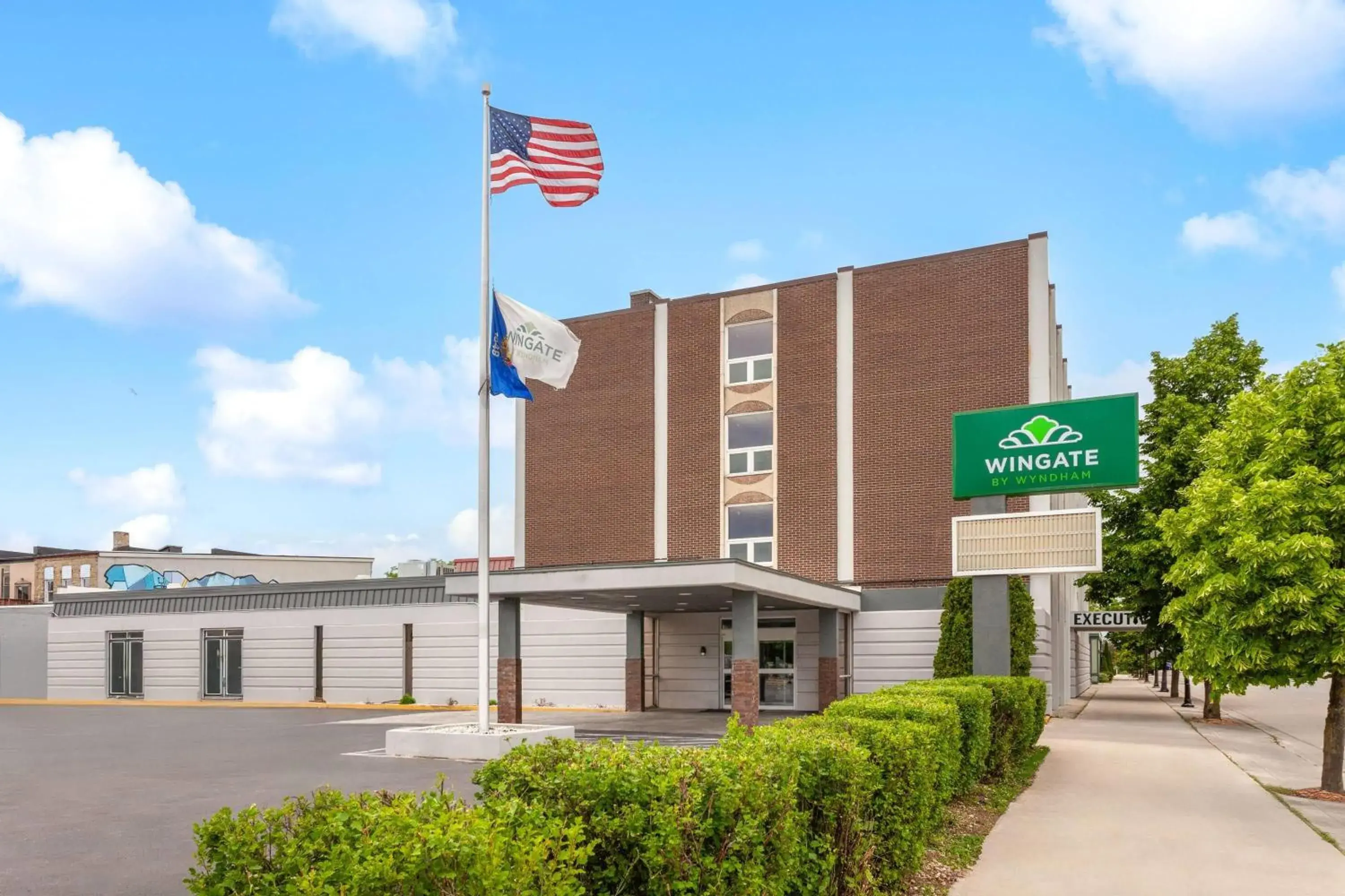 Property building in Wingate by Wyndham Sheboygan Property building in Wingate by Wyndham Sheboygan