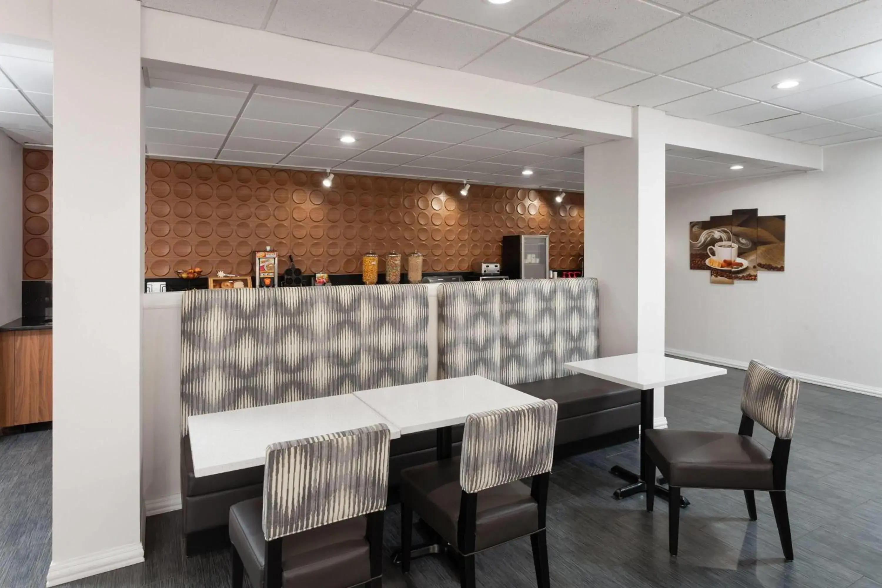 Breakfast in Wingate by Wyndham Sheboygan Breakfast in Wingate by Wyndham Sheboygan