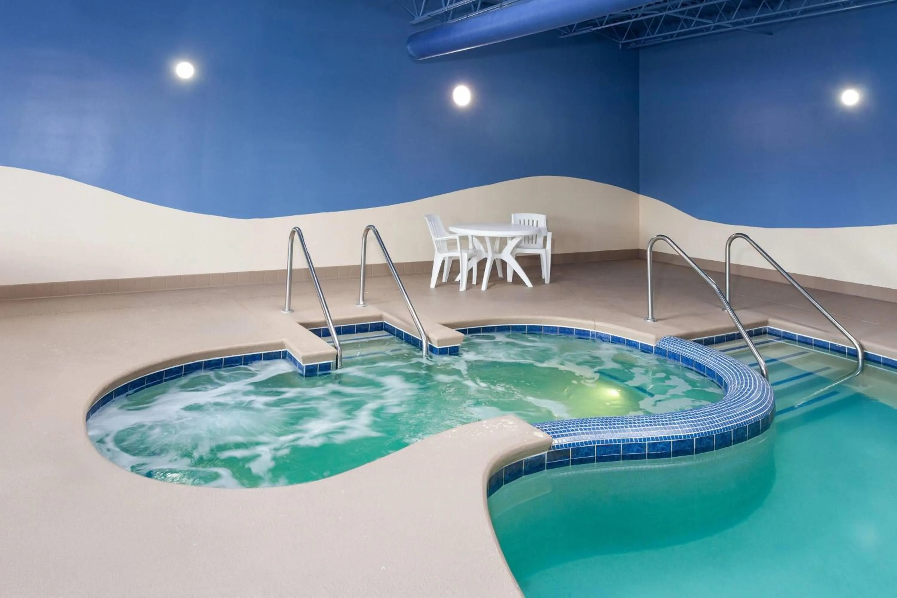 Hot Tub in Wingate by Wyndham Sheboygan