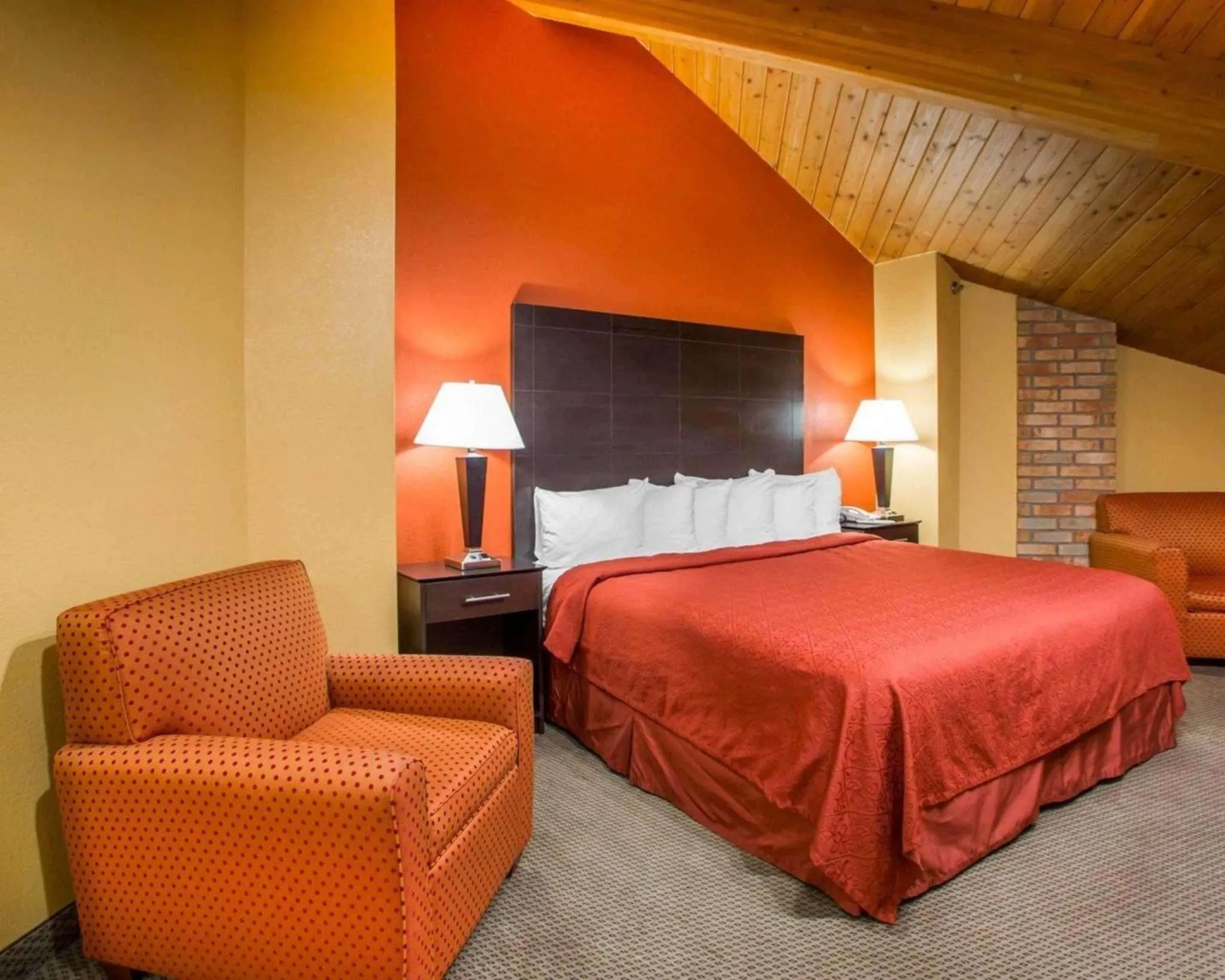 Photo of the whole room, Bed in Quality Inn & Suites Kimberly - Appleton East