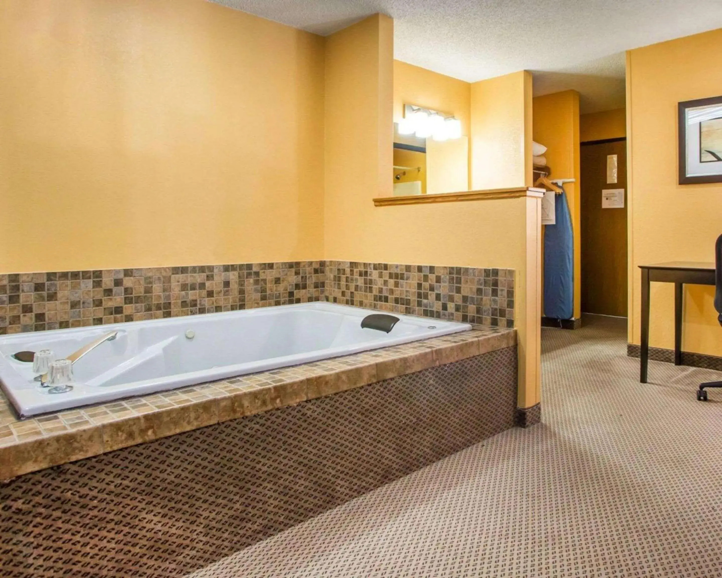 Photo of the whole room in Quality Inn & Suites Kimberly - Appleton East Photo of the whole room in Quality Inn & Suites Kimberly - Appleton East