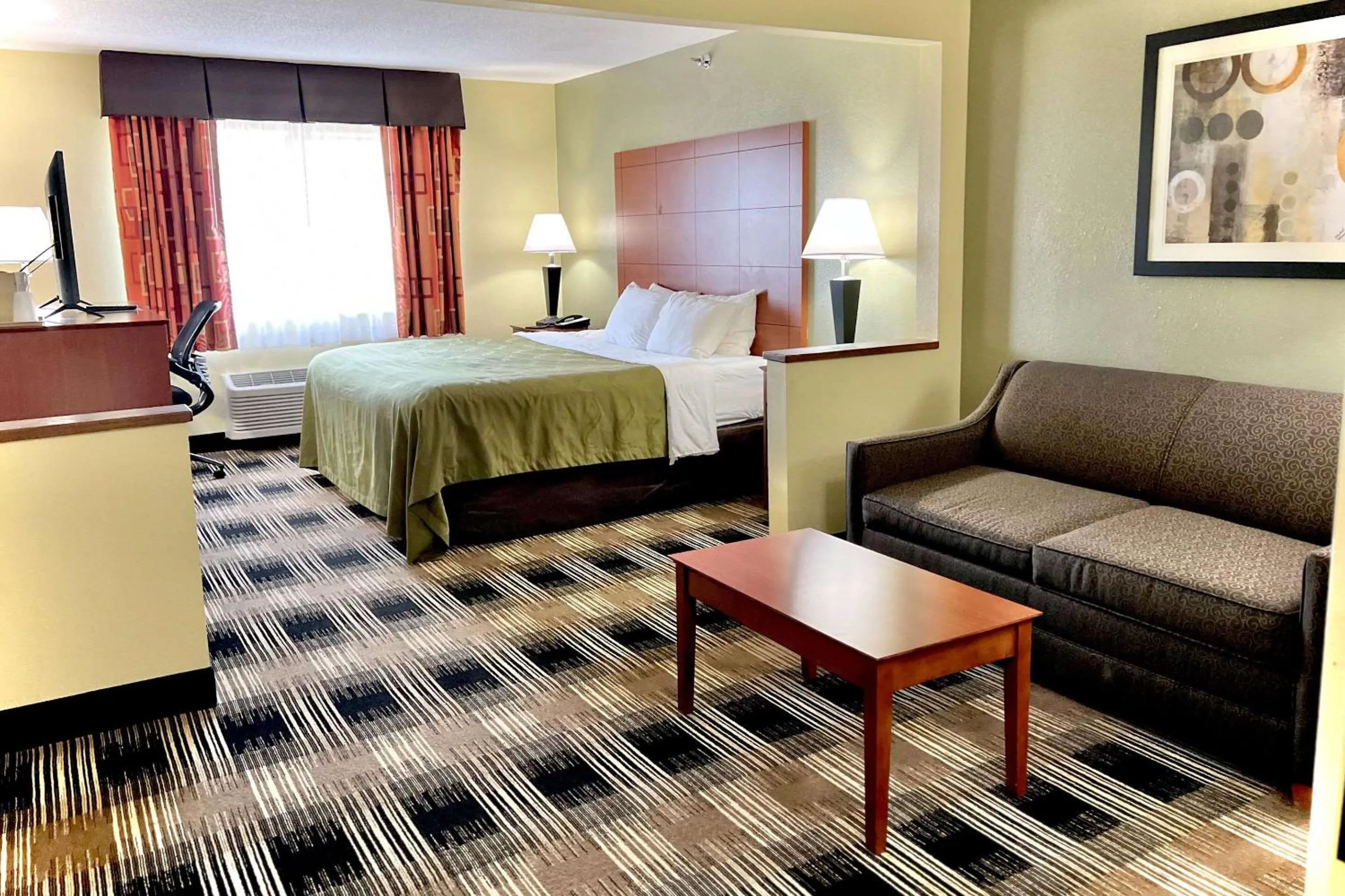 Bedroom, Bed in Quality Inn & Suites Wisconsin Dells Downtown - Waterparks Area