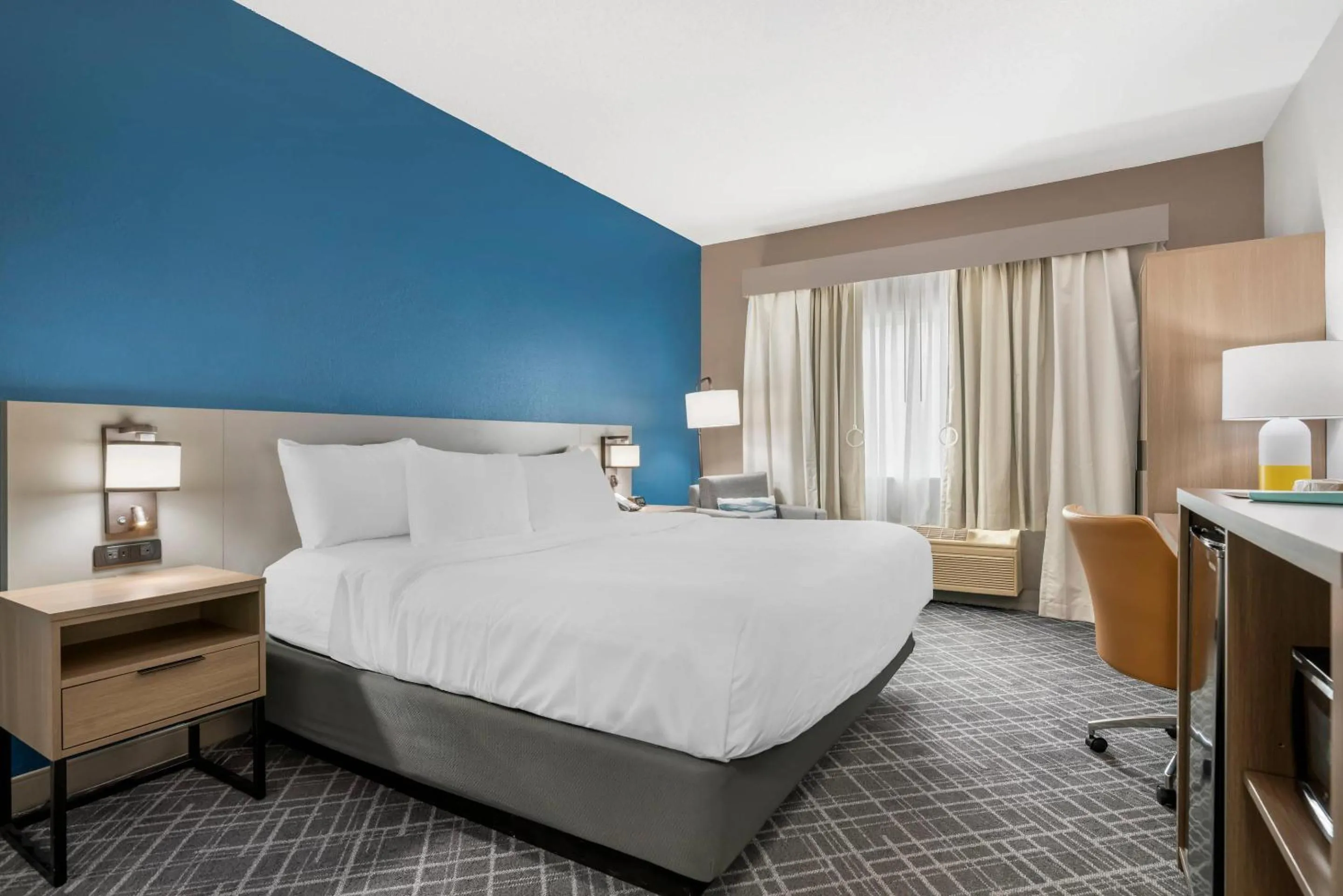 Bedroom, Bed in Comfort Inn & Suites
