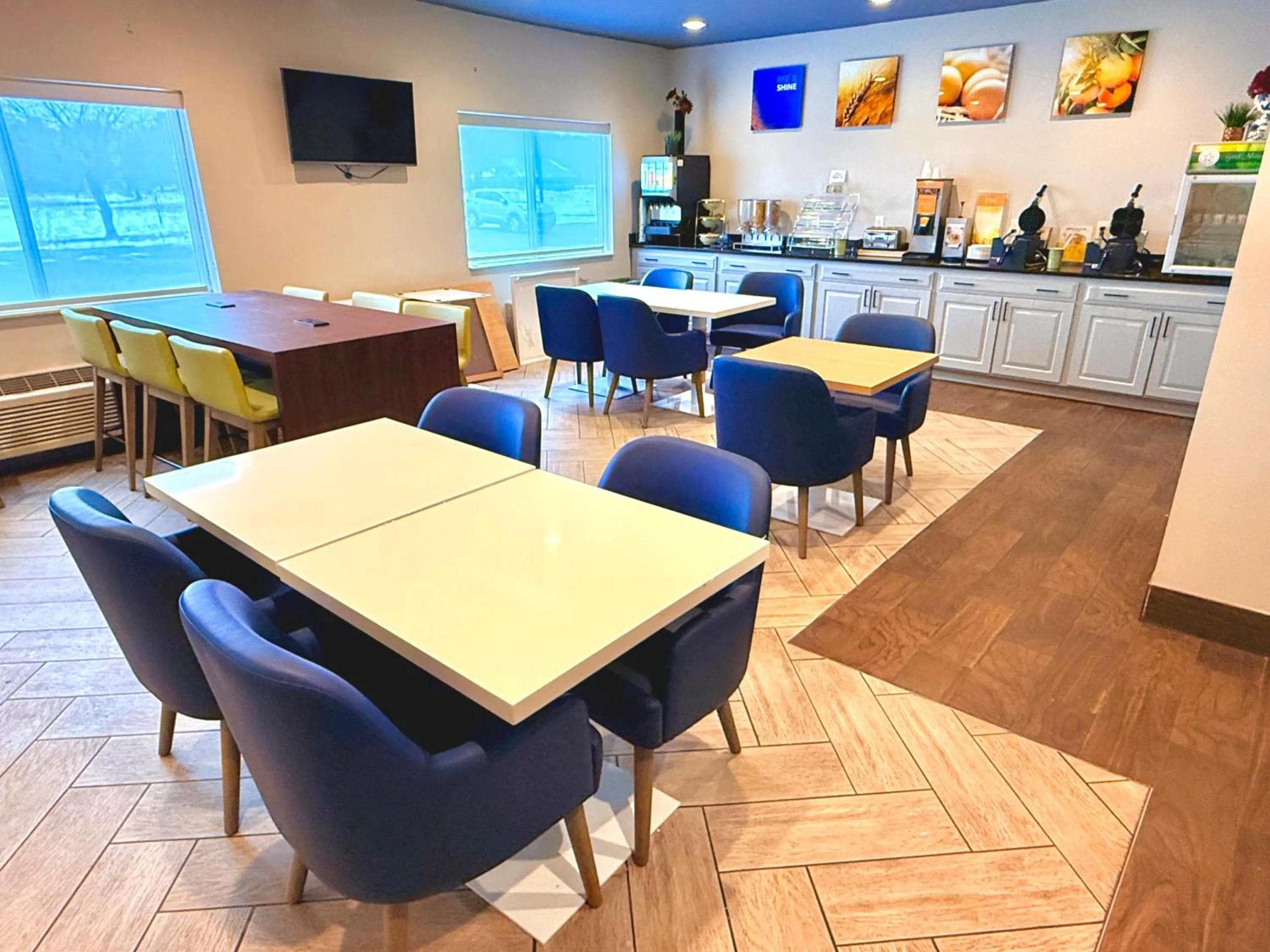 Breakfast in Comfort Inn & Suites