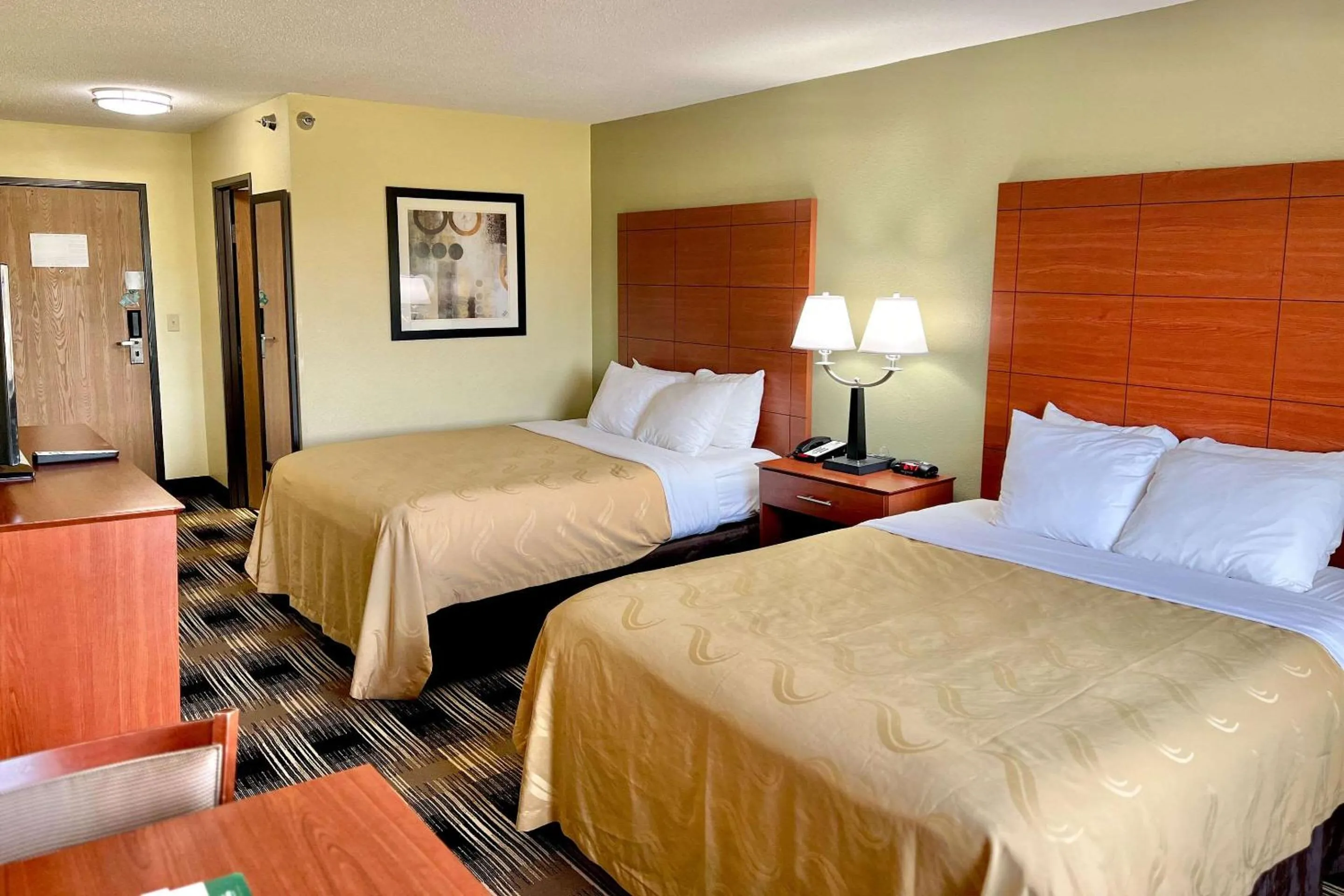 Bedroom, Bed in Quality Inn & Suites Wisconsin Dells Downtown - Waterparks Area