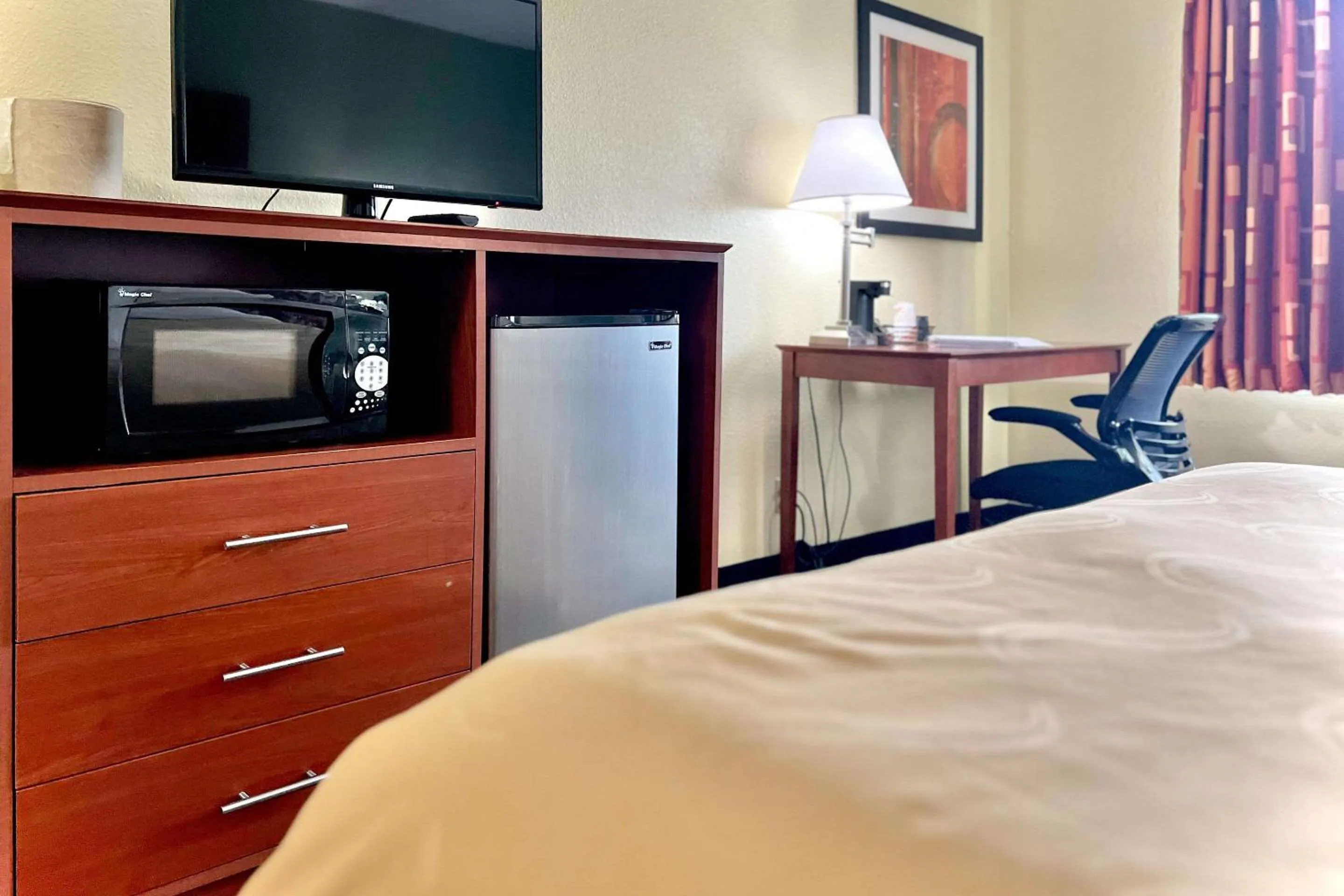 Bedroom, Bed in Quality Inn & Suites Wisconsin Dells Downtown - Waterparks Area