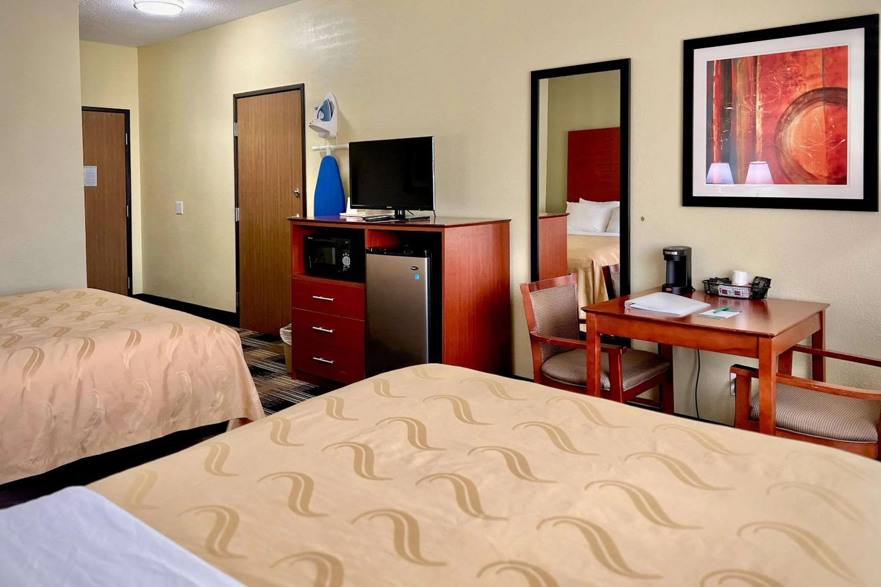 Bedroom, Bed in Quality Inn & Suites Wisconsin Dells Downtown - Waterparks Area