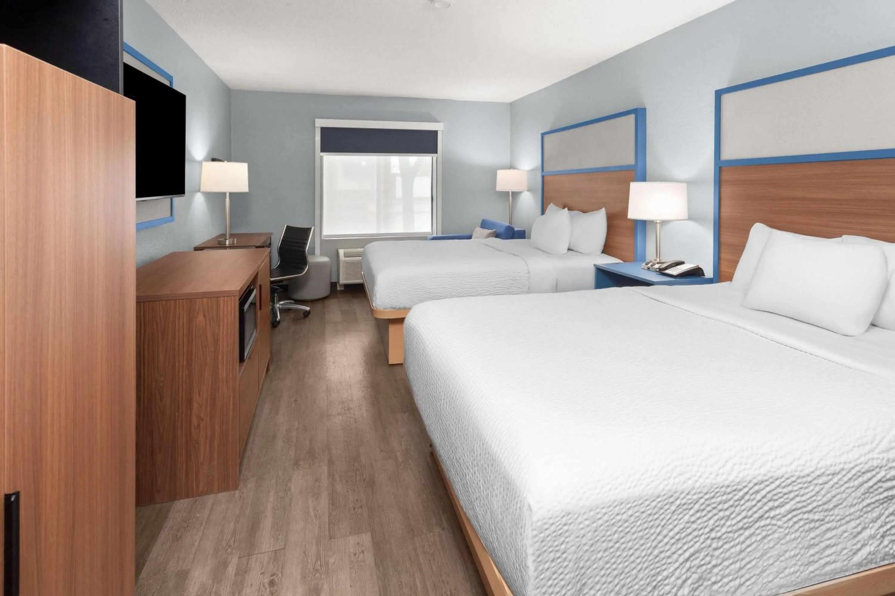 Photo of the whole room, Bed in AmericInn by Wyndham Reedsburg