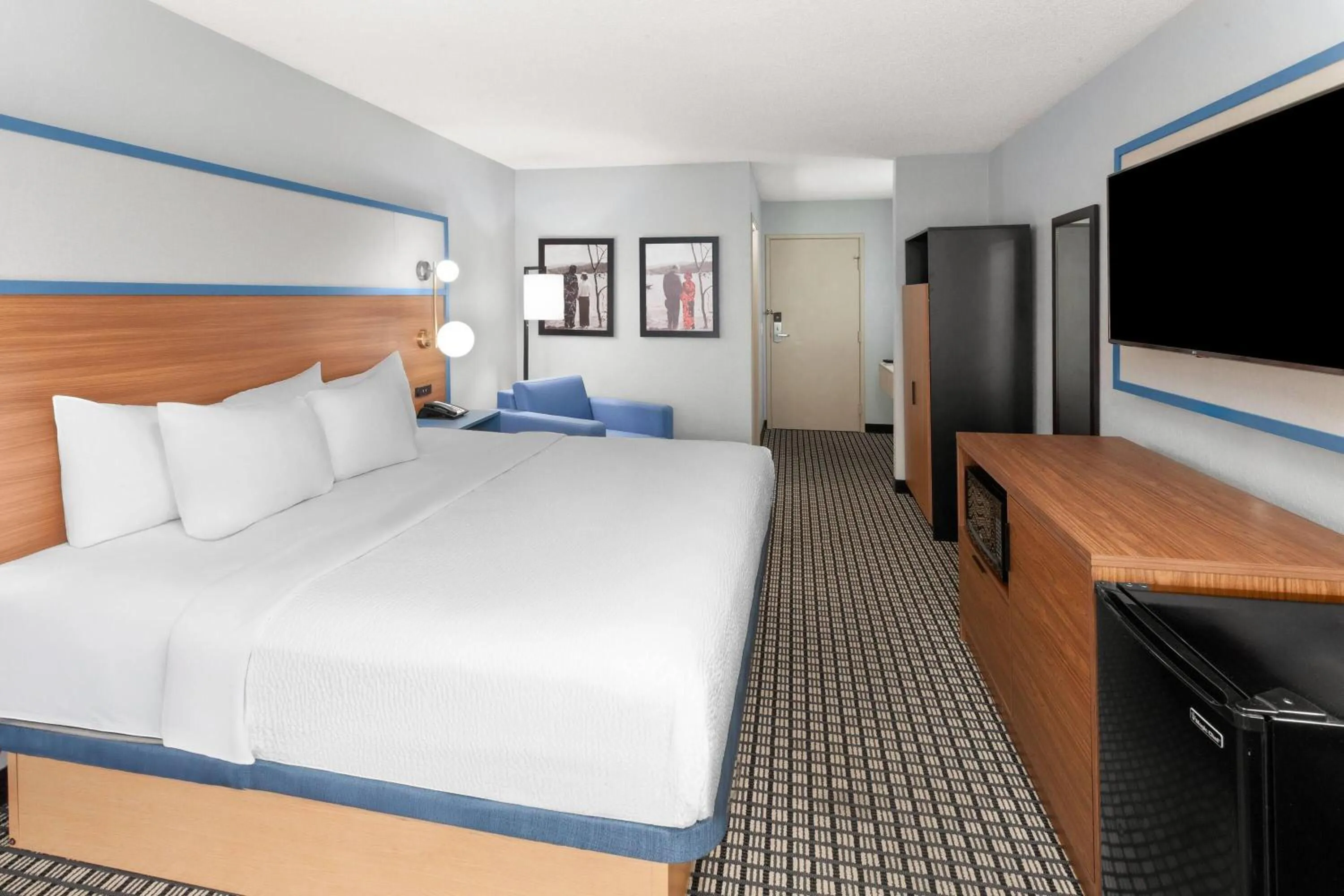 Photo of the whole room, Bed in AmericInn by Wyndham Reedsburg