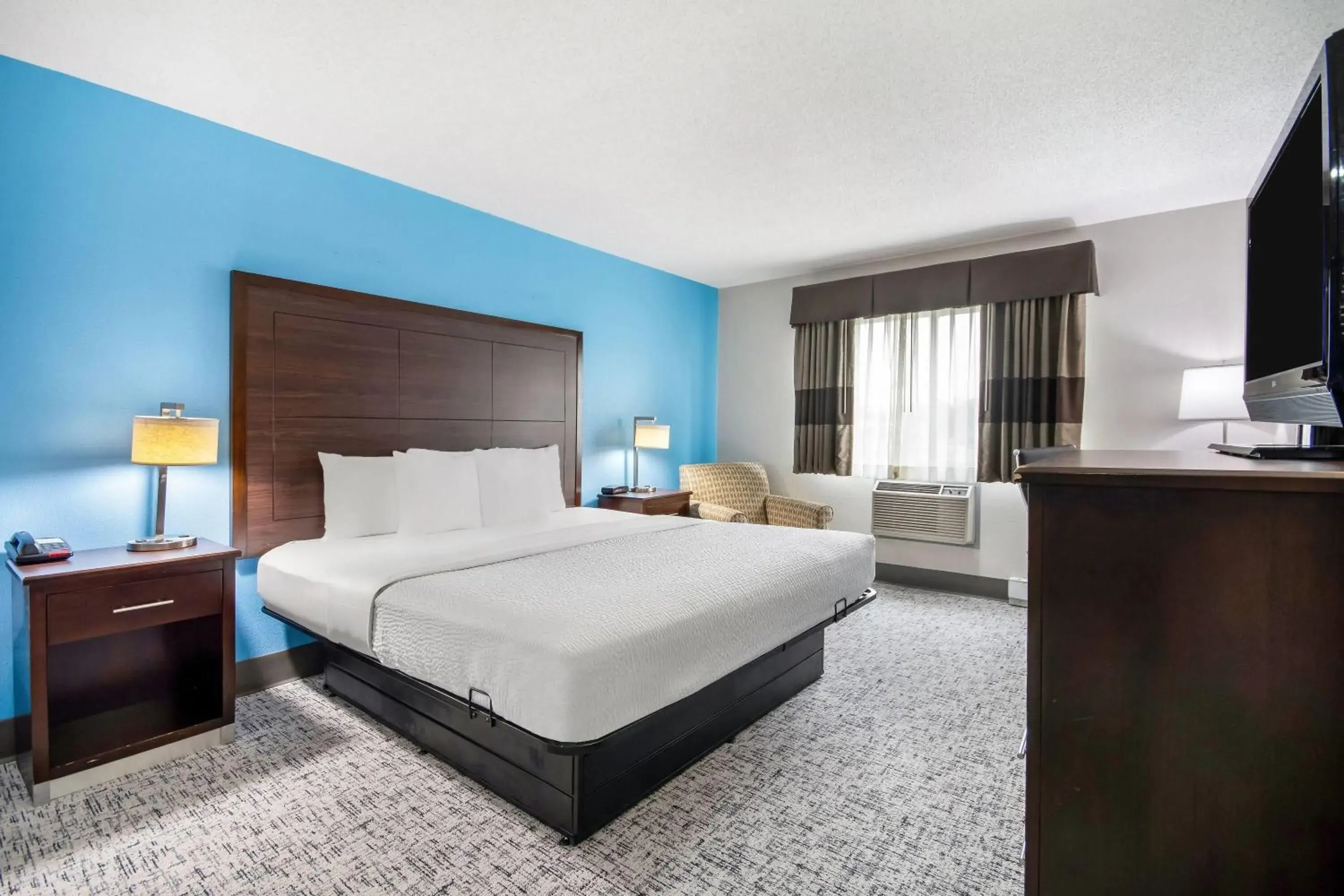 King Room - Disability Access in Baymont by Wyndham Marinette King Room - Disability Access in Baymont by Wyndham Marinette