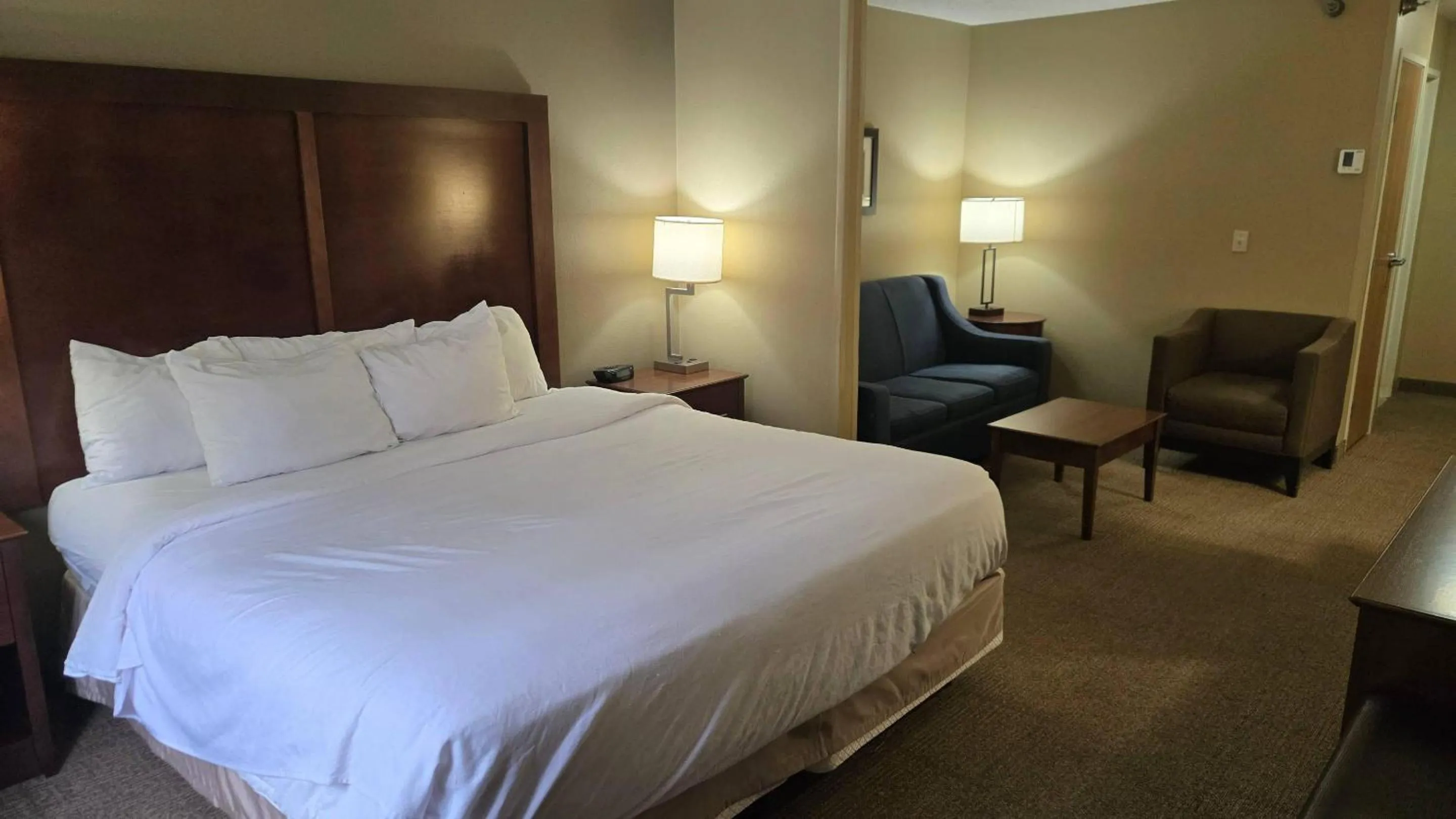 Bedroom, Bed in Comfort Inn Barboursville near Huntington Mall area