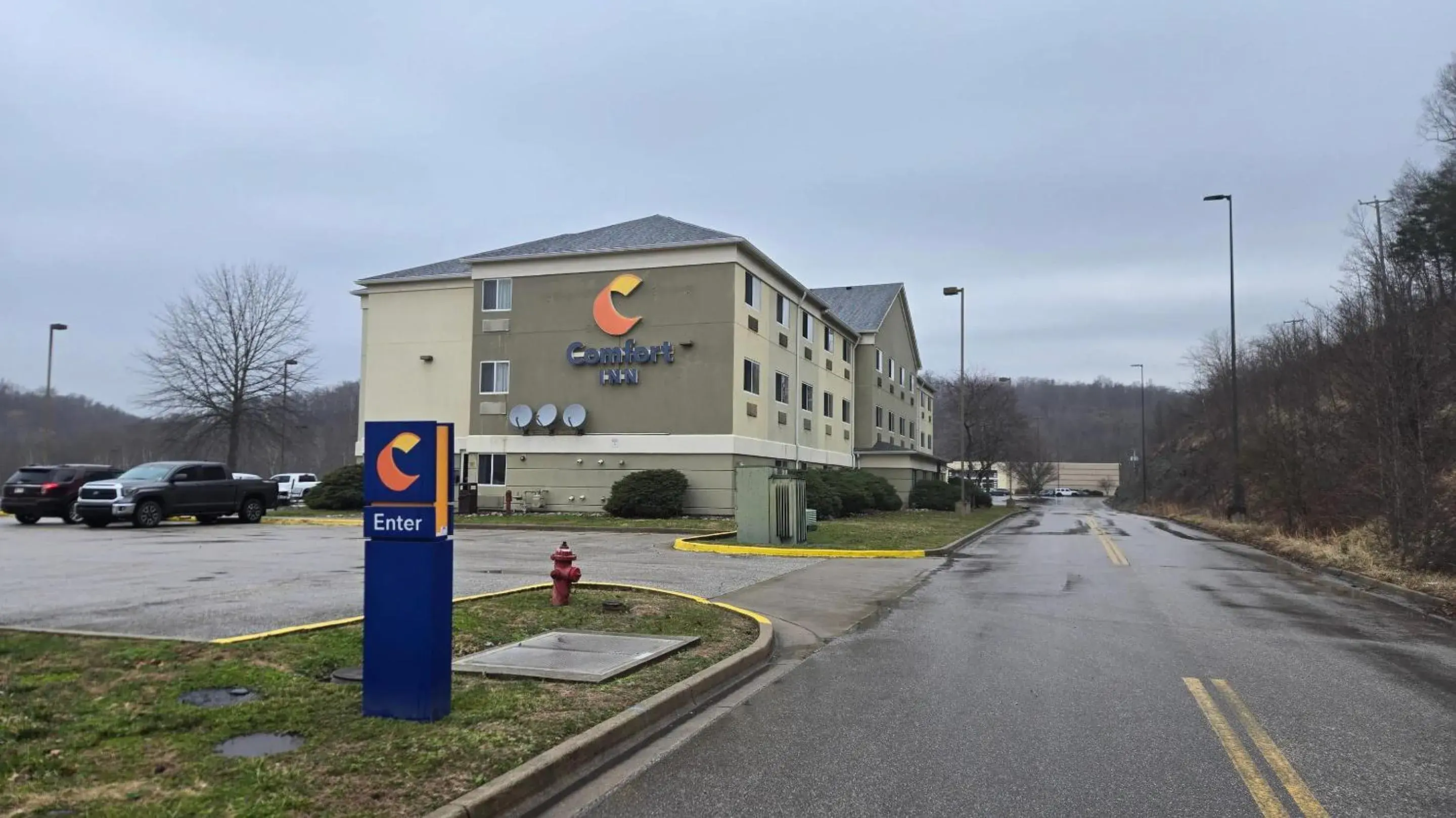 Property building in Comfort Inn Barboursville near Huntington Mall area Property building in Comfort Inn Barboursville near Huntington Mall area
