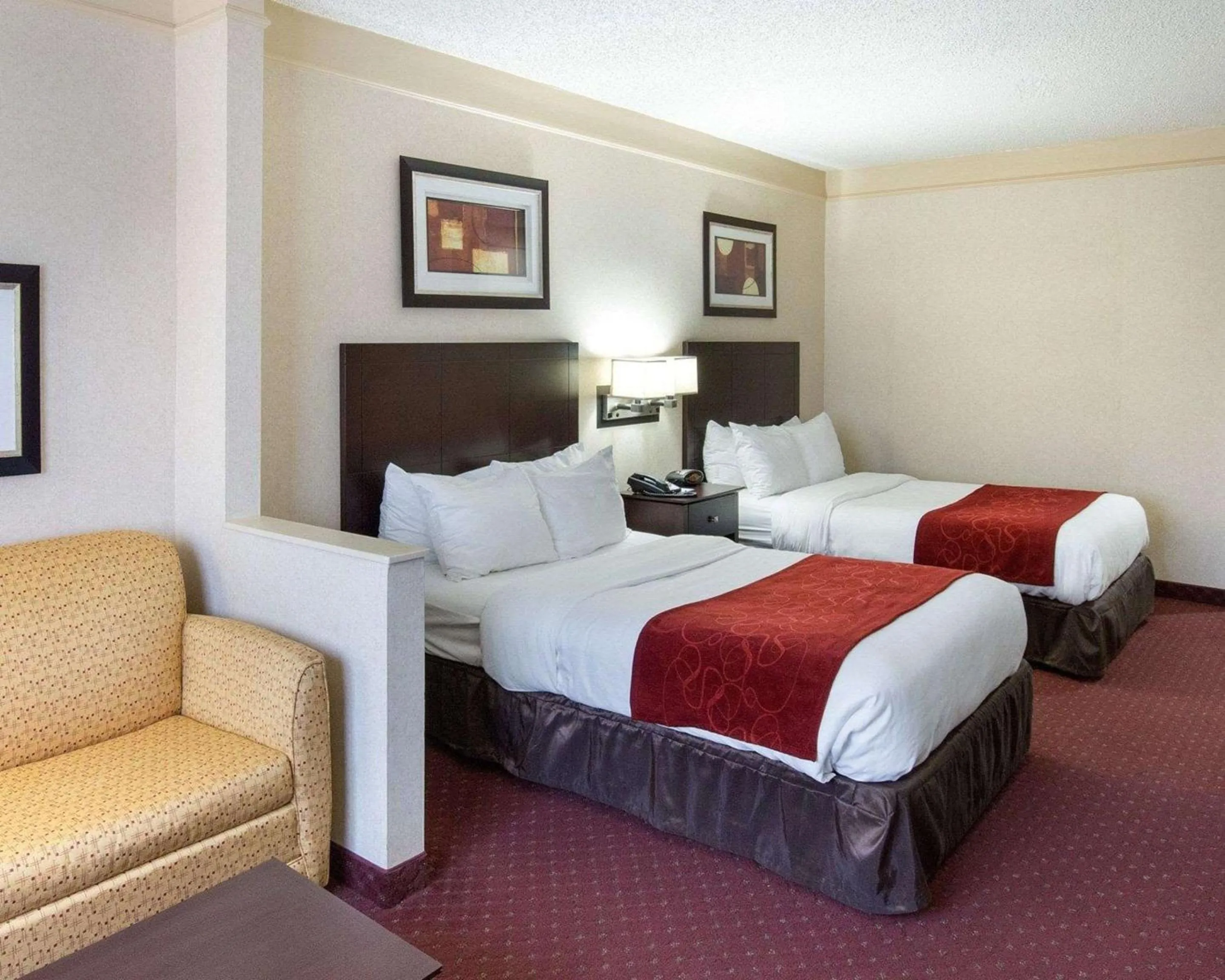 Bedroom, Bed in Comfort Suites Parkersburg South
