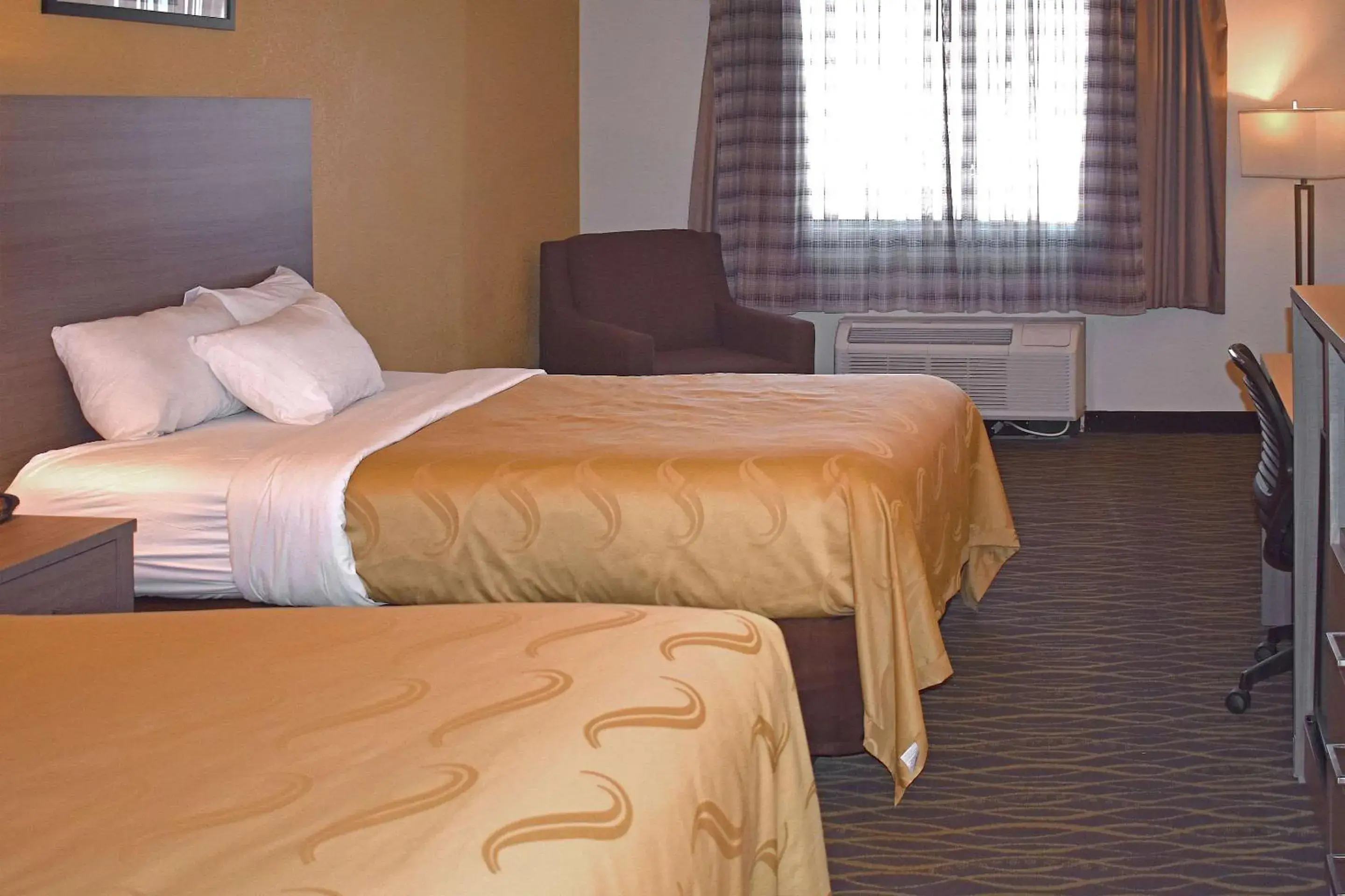 Double Room with Two Double Beds - Non Smoking in Quality Inn & Suites Kearneysville - Martinsburg Double Room with Two Double Beds - Non Smoking in Quality Inn & Suites Kearneysville - Martinsburg