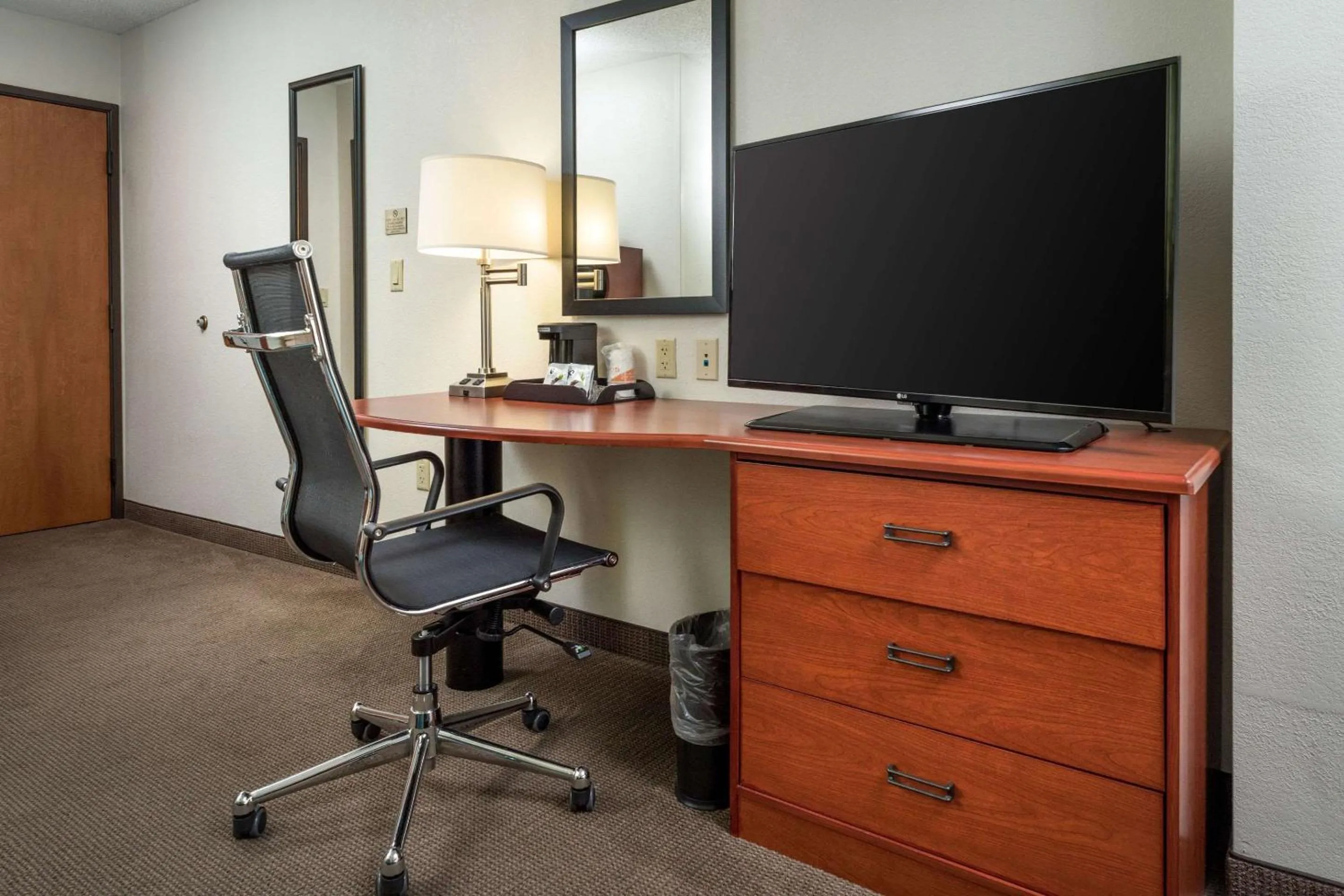 Bedroom in Sleep Inn & Suites Cross Lanes - South Charleston