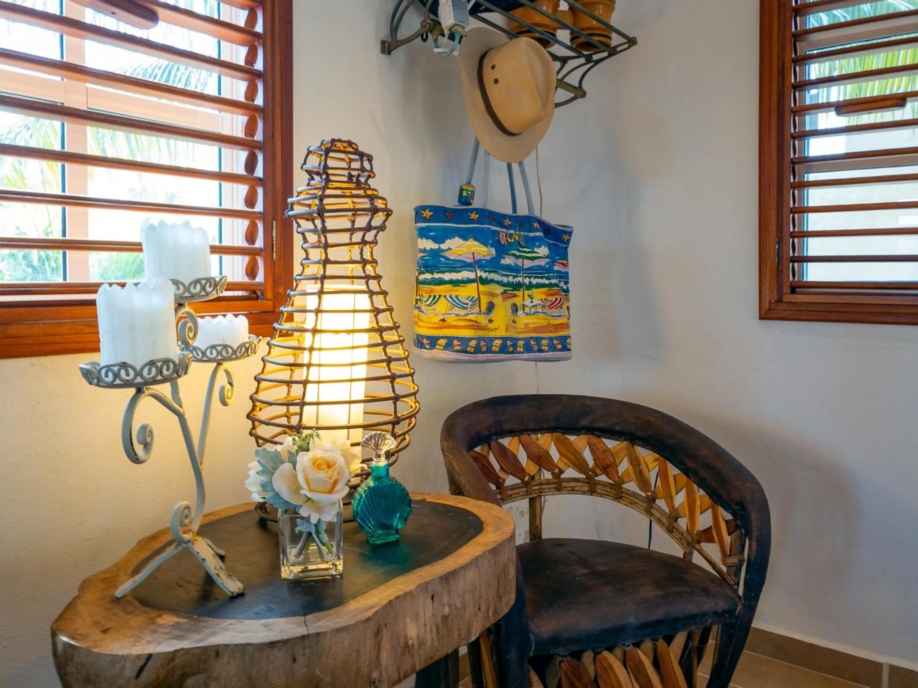 Living room in Casa Zarah - Hacienda Family Home - Pool and 2-Block to Beach
