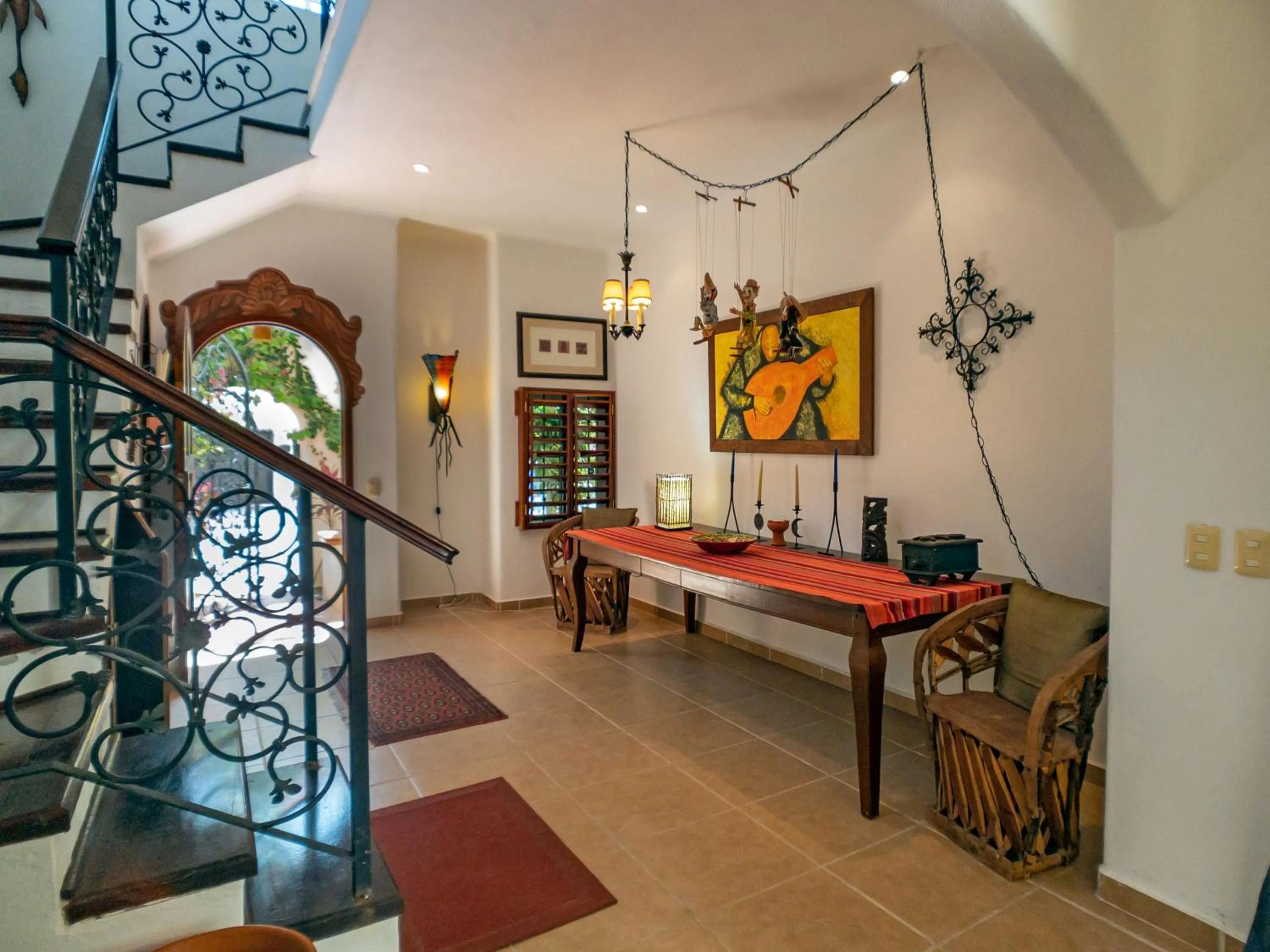 Lobby or reception in Casa Zarah - Hacienda Family Home - Pool and 2-Block to Beach