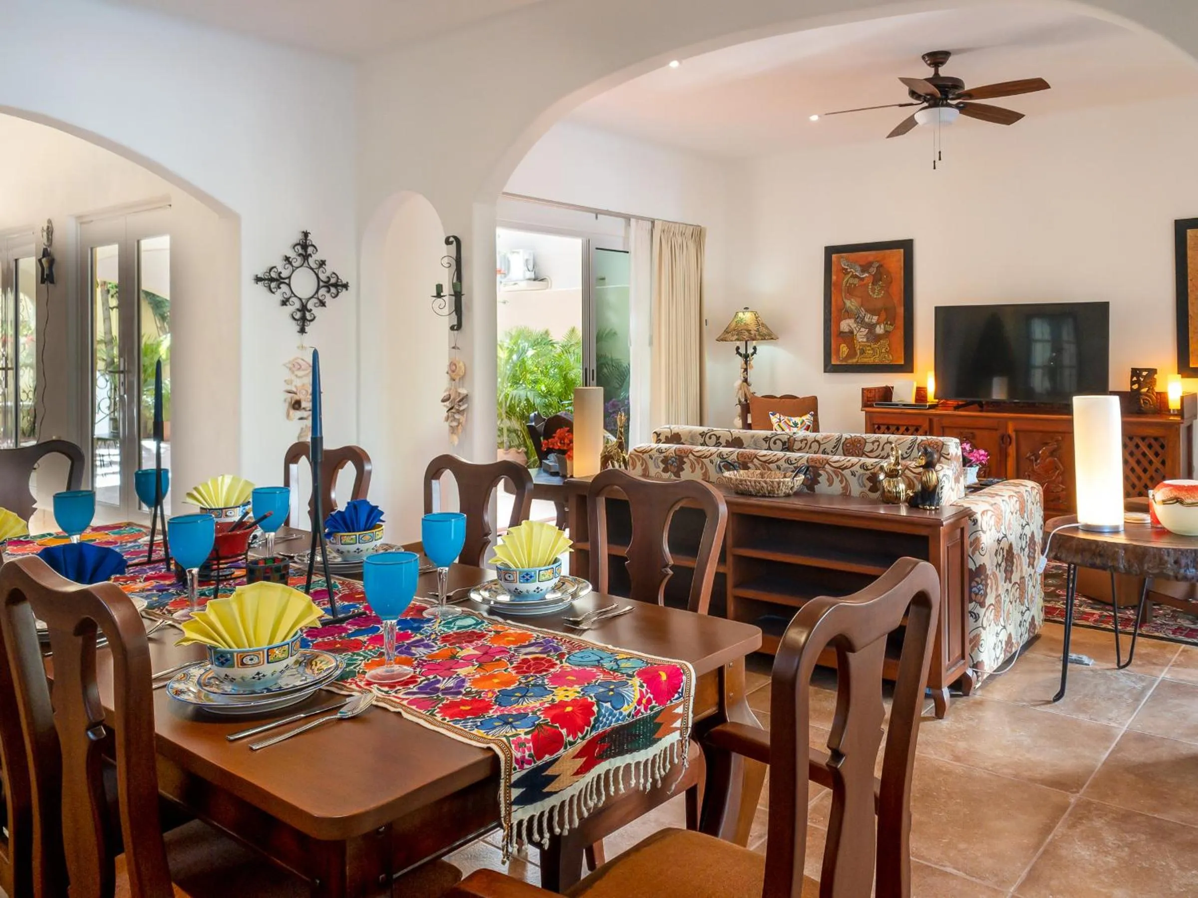 TV and multimedia in Casa Zarah - Hacienda Family Home - Pool and 2-Block to Beach