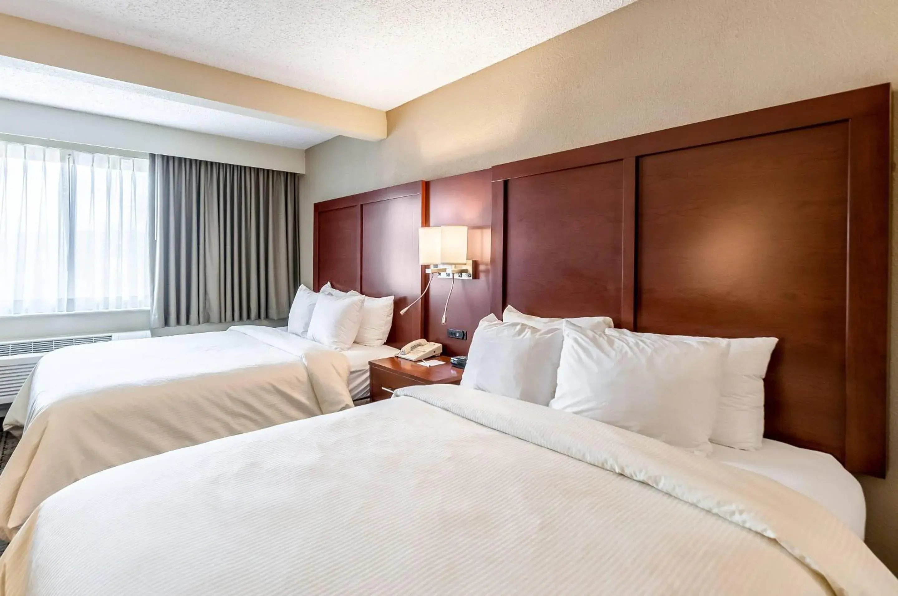 Bedroom, Bed in Clarion Inn Harpers Ferry-Charles Town Bedroom, Bed in Clarion Inn Harpers Ferry-Charles Town