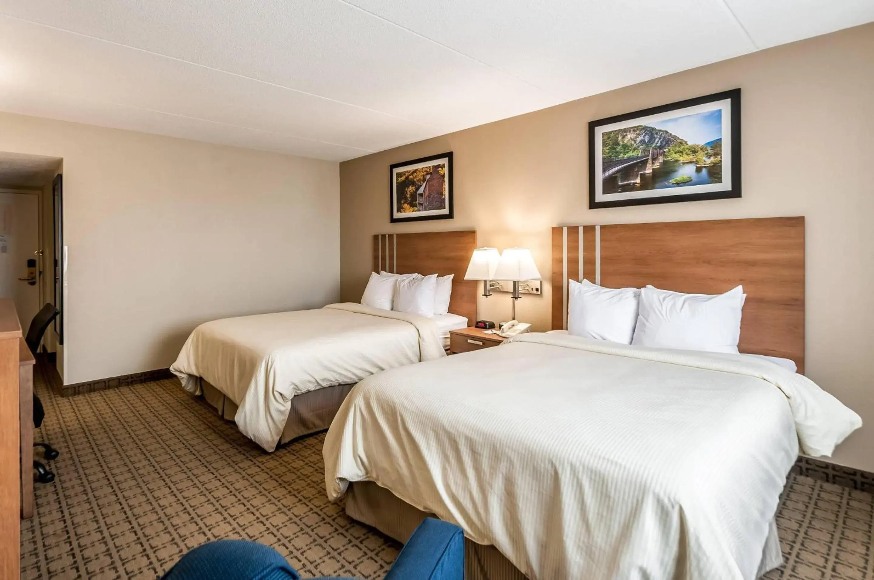 Standard Queen Room with Two Queen Beds in Clarion Inn Harpers Ferry-Charles Town Standard Queen Room with Two Queen Beds in Clarion Inn Harpers Ferry-Charles Town