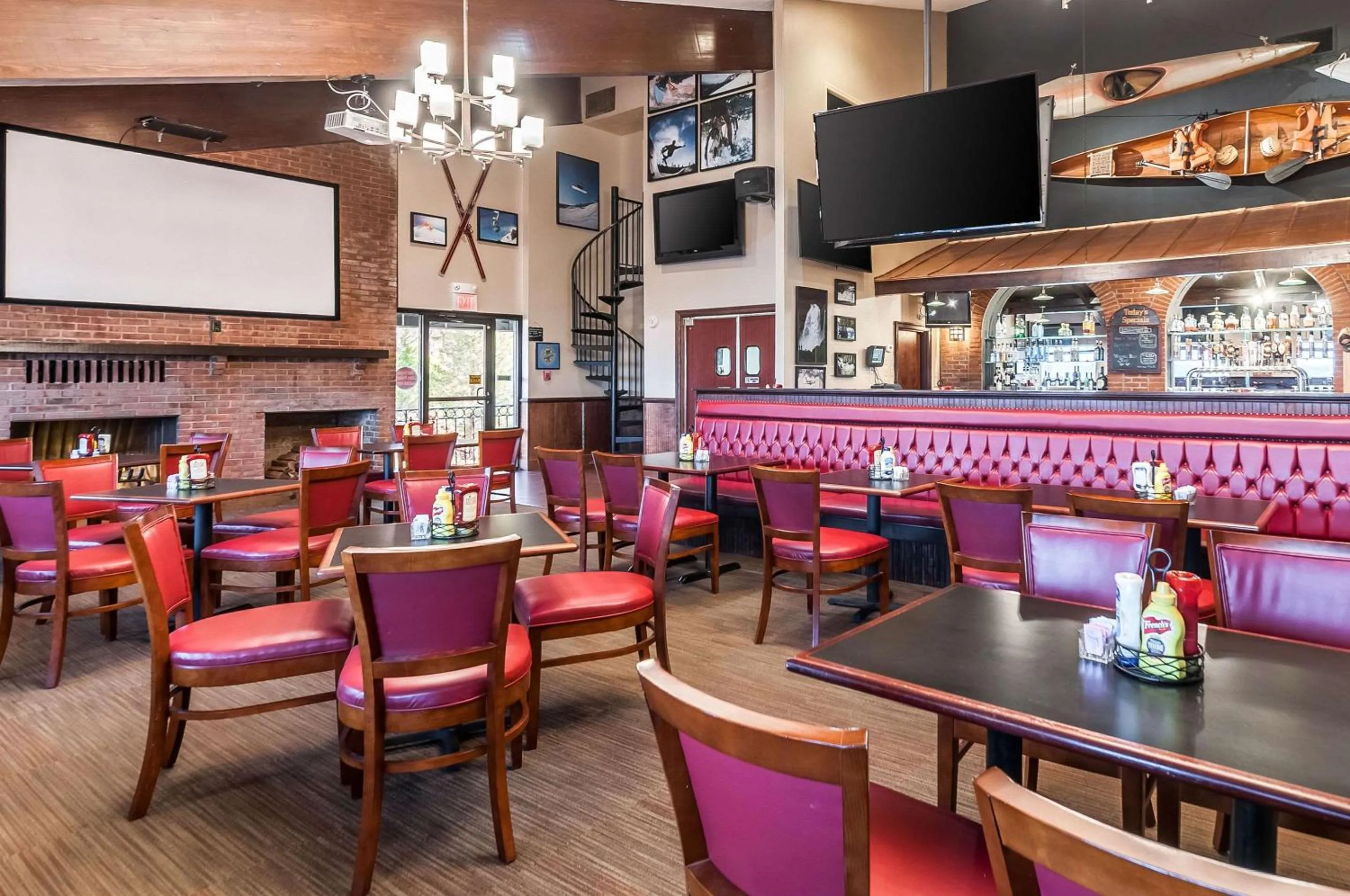 Restaurant/places to eat in Clarion Inn Harpers Ferry-Charles Town