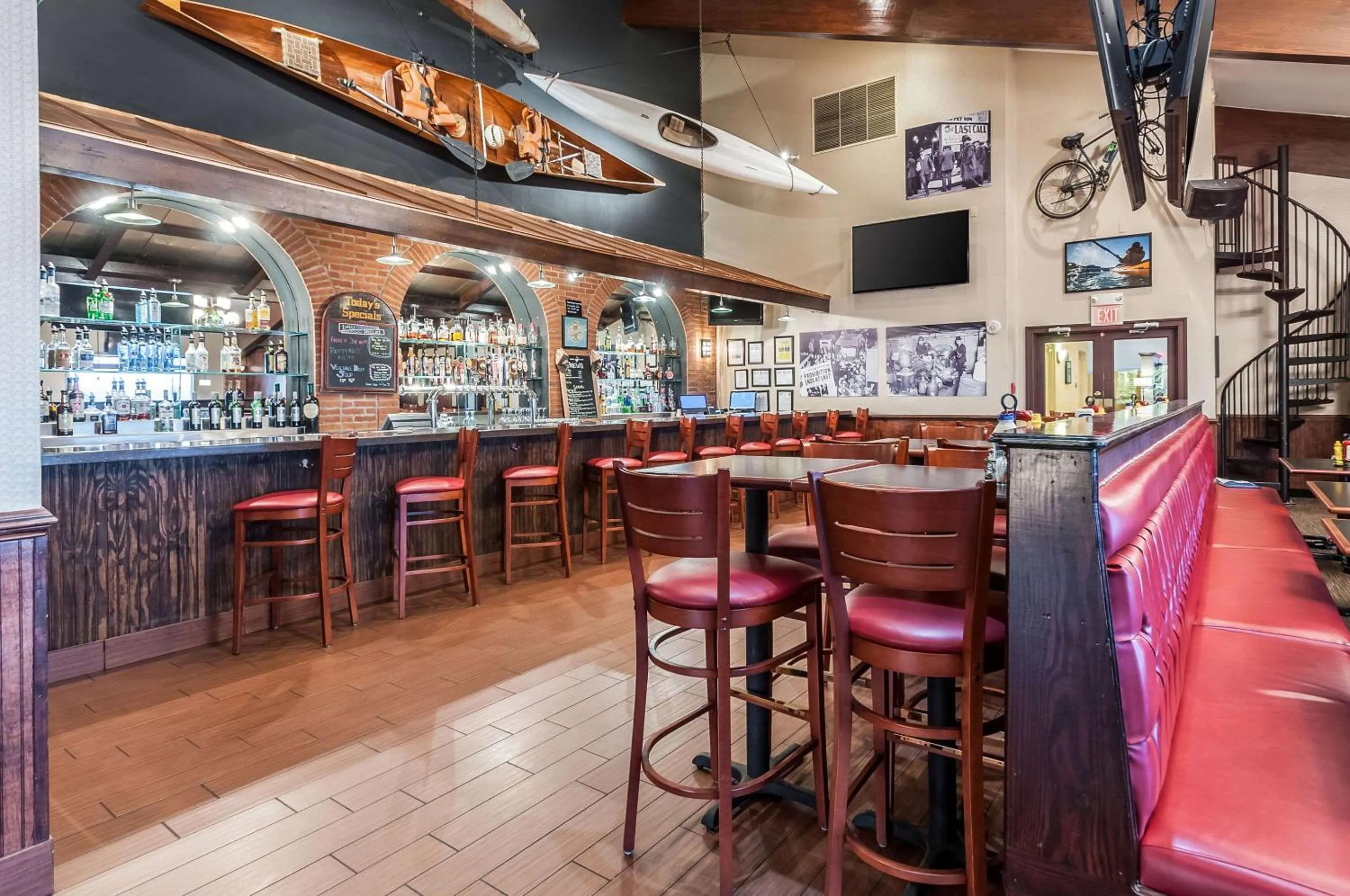 Restaurant/places to eat in Clarion Inn Harpers Ferry-Charles Town