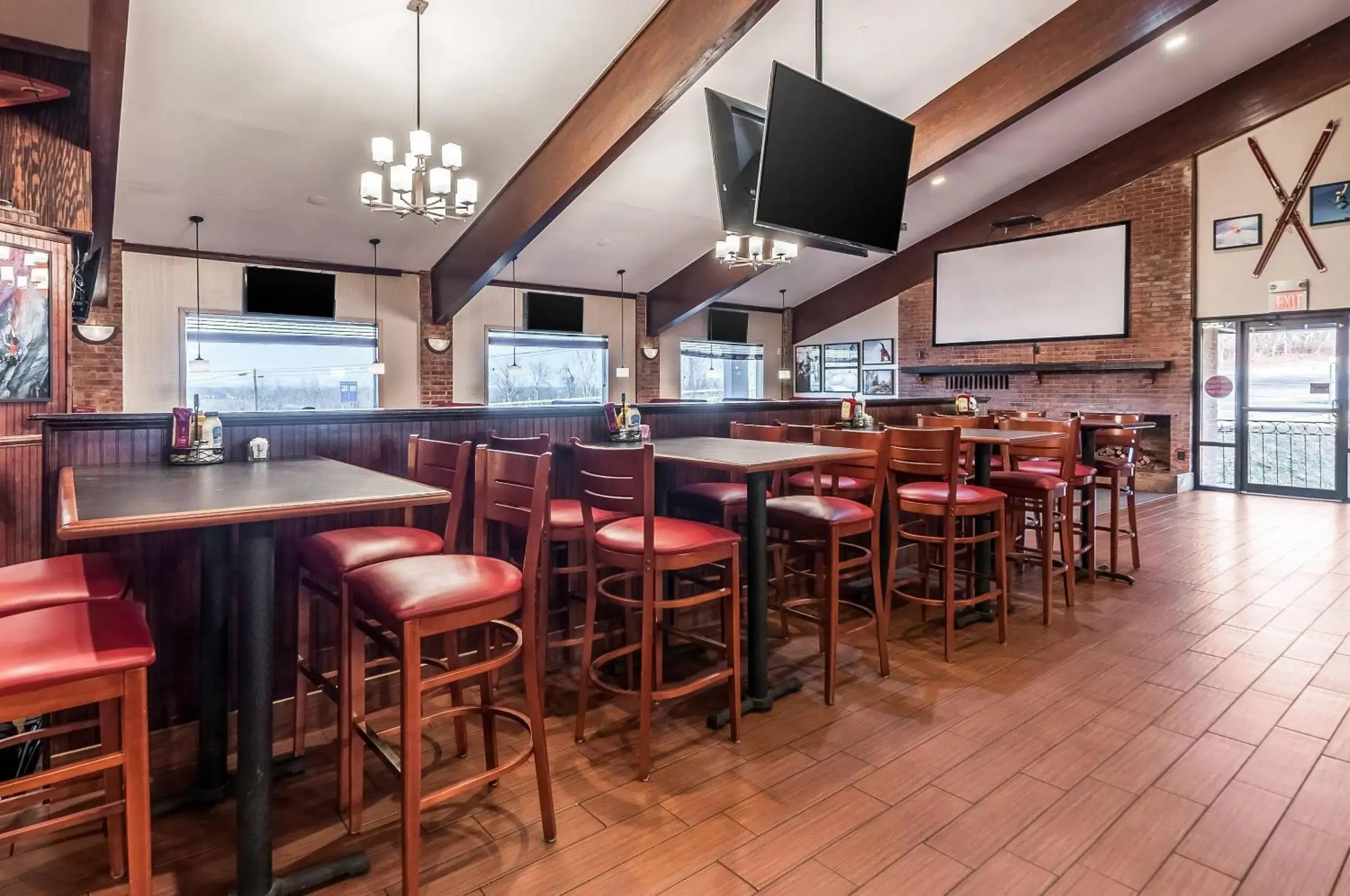 Restaurant/places to eat in Clarion Inn Harpers Ferry-Charles Town Restaurant/places to eat in Clarion Inn Harpers Ferry-Charles Town