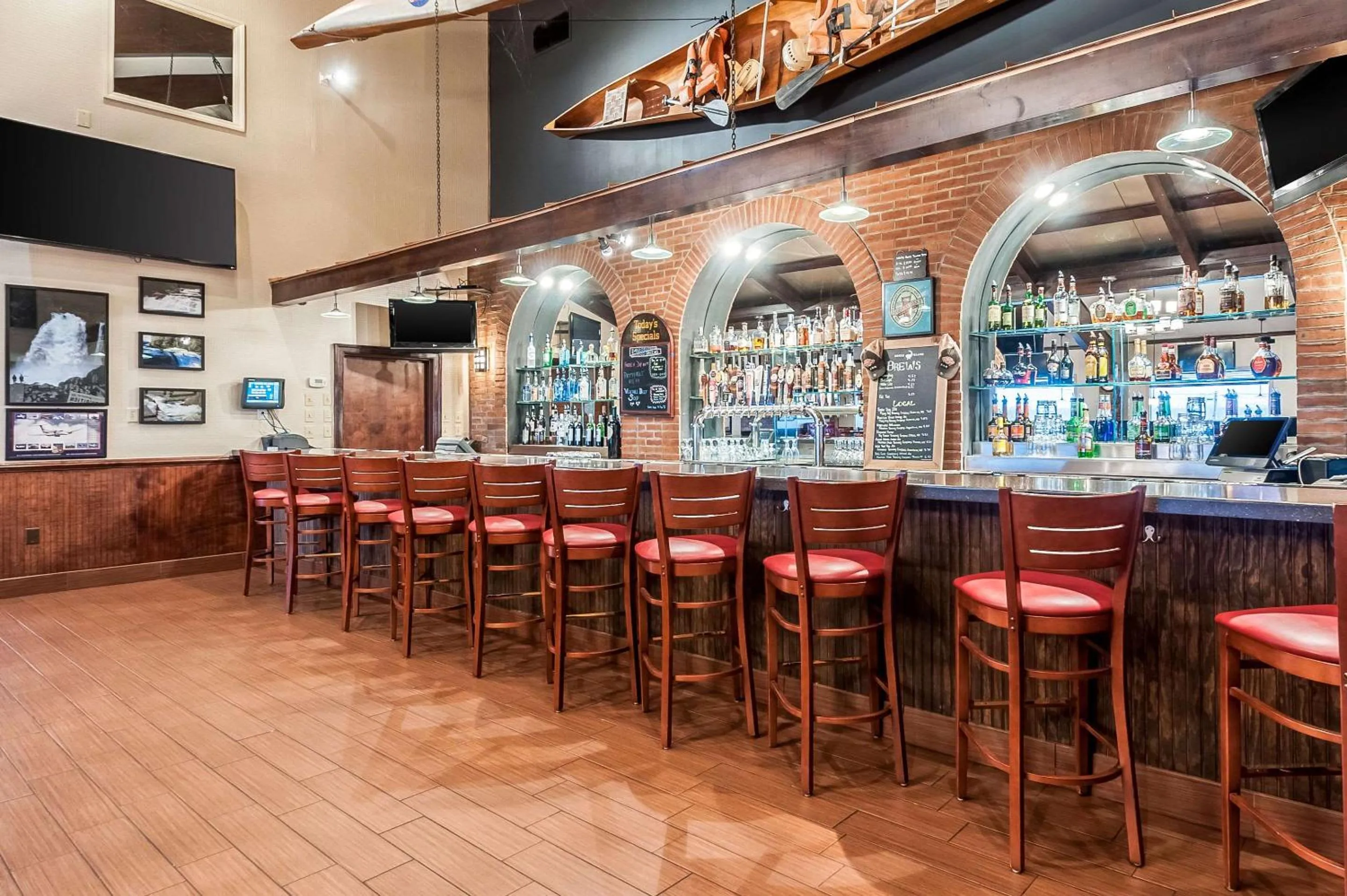 Restaurant/places to eat in Clarion Inn Harpers Ferry-Charles Town