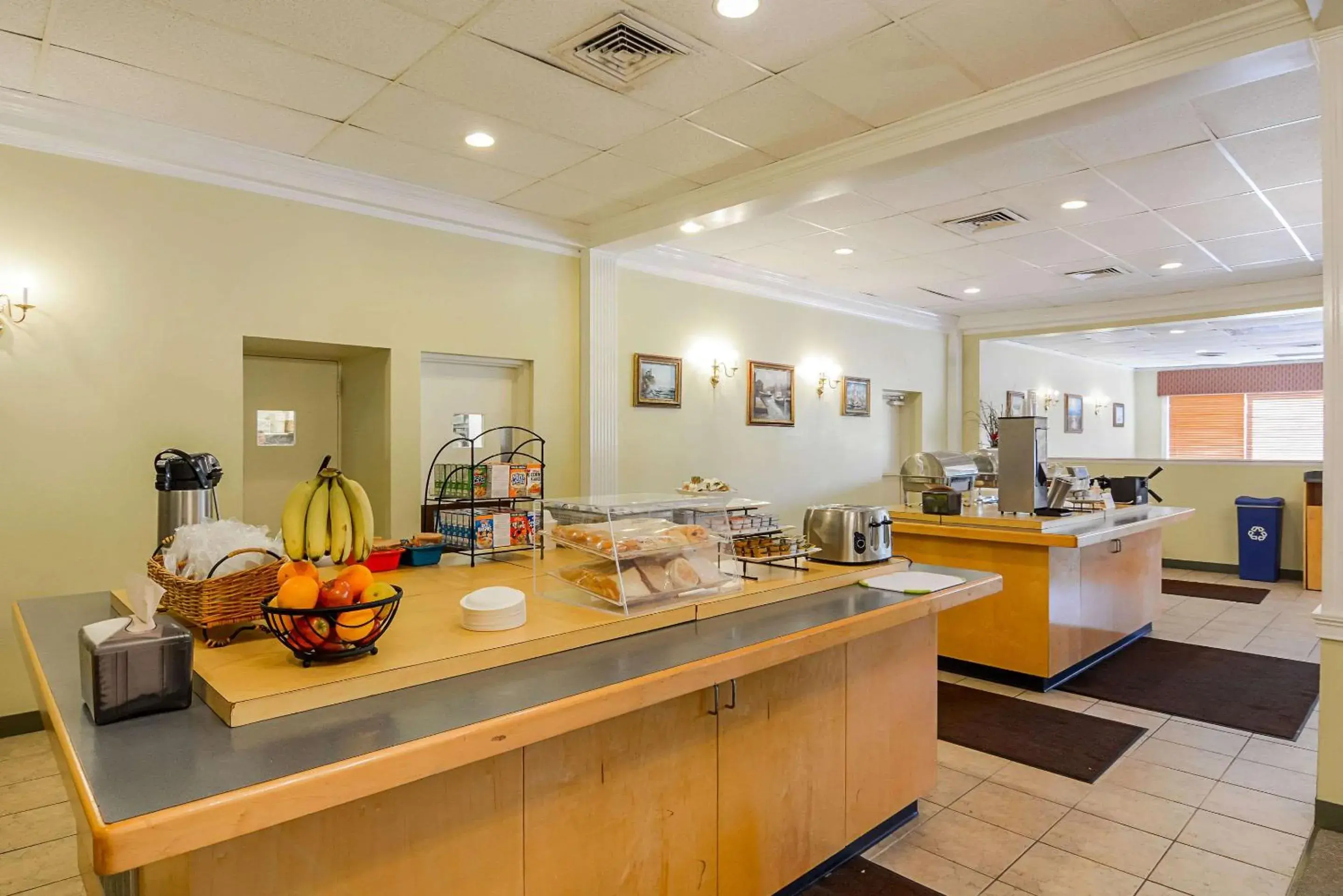 Breakfast in Clarion Inn Harpers Ferry-Charles Town Breakfast in Clarion Inn Harpers Ferry-Charles Town